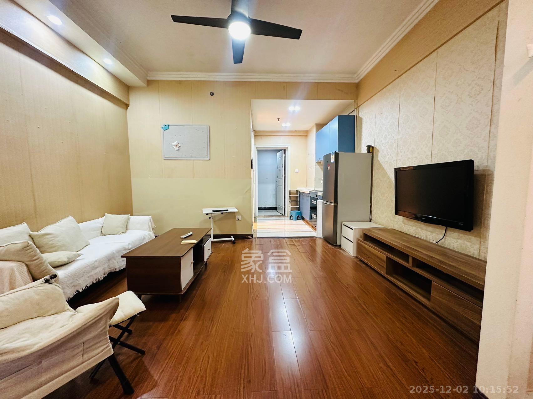 西子一间  1室1厅1卫    1500.0元/月