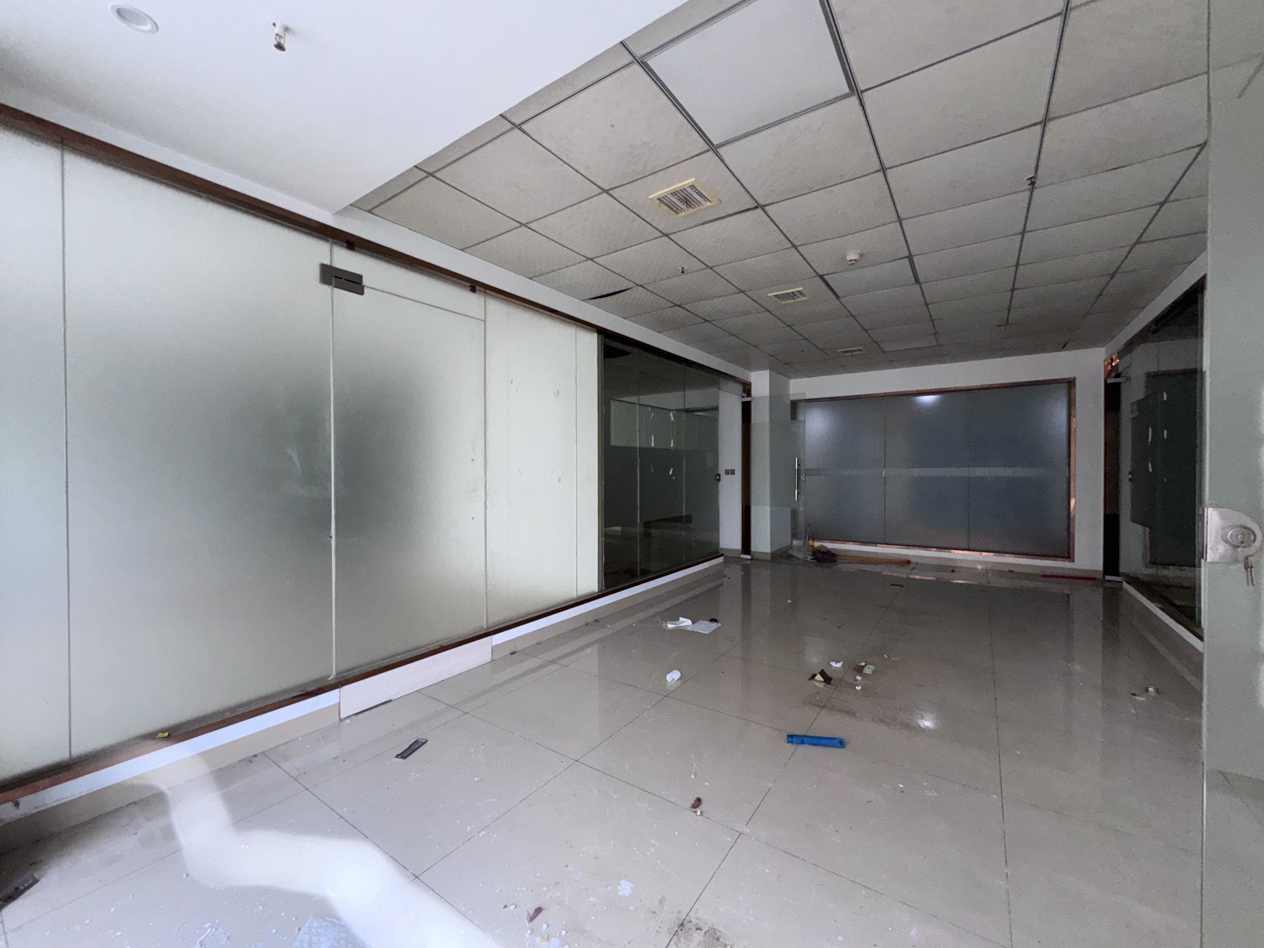 融冠亲城50写字楼  1室0厅0卫    6500.0元/月室内图