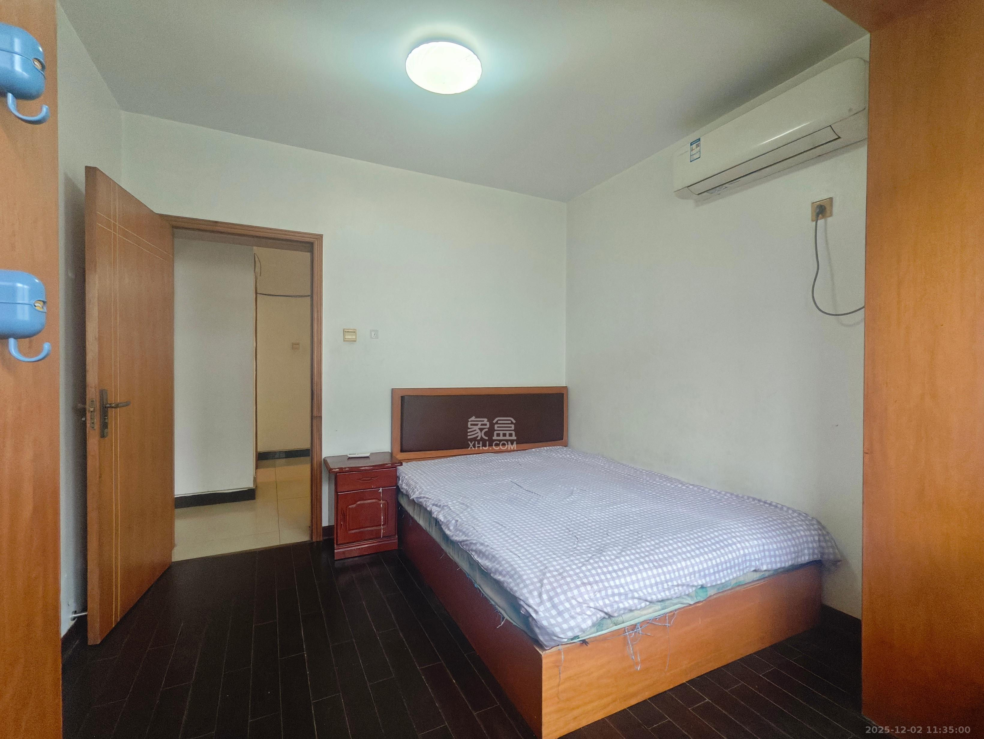 绿荫家园  3室1厅2卫    1800.0元/月室内图