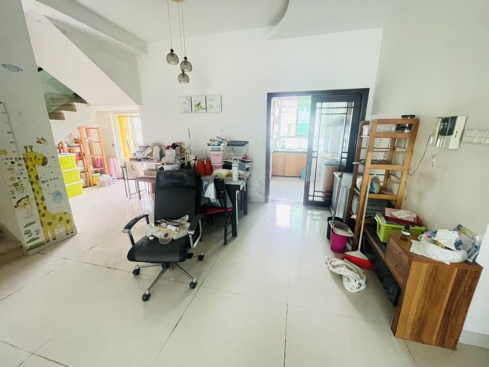 绿色佳园  5室2厅2卫    3000.0元/月室内图