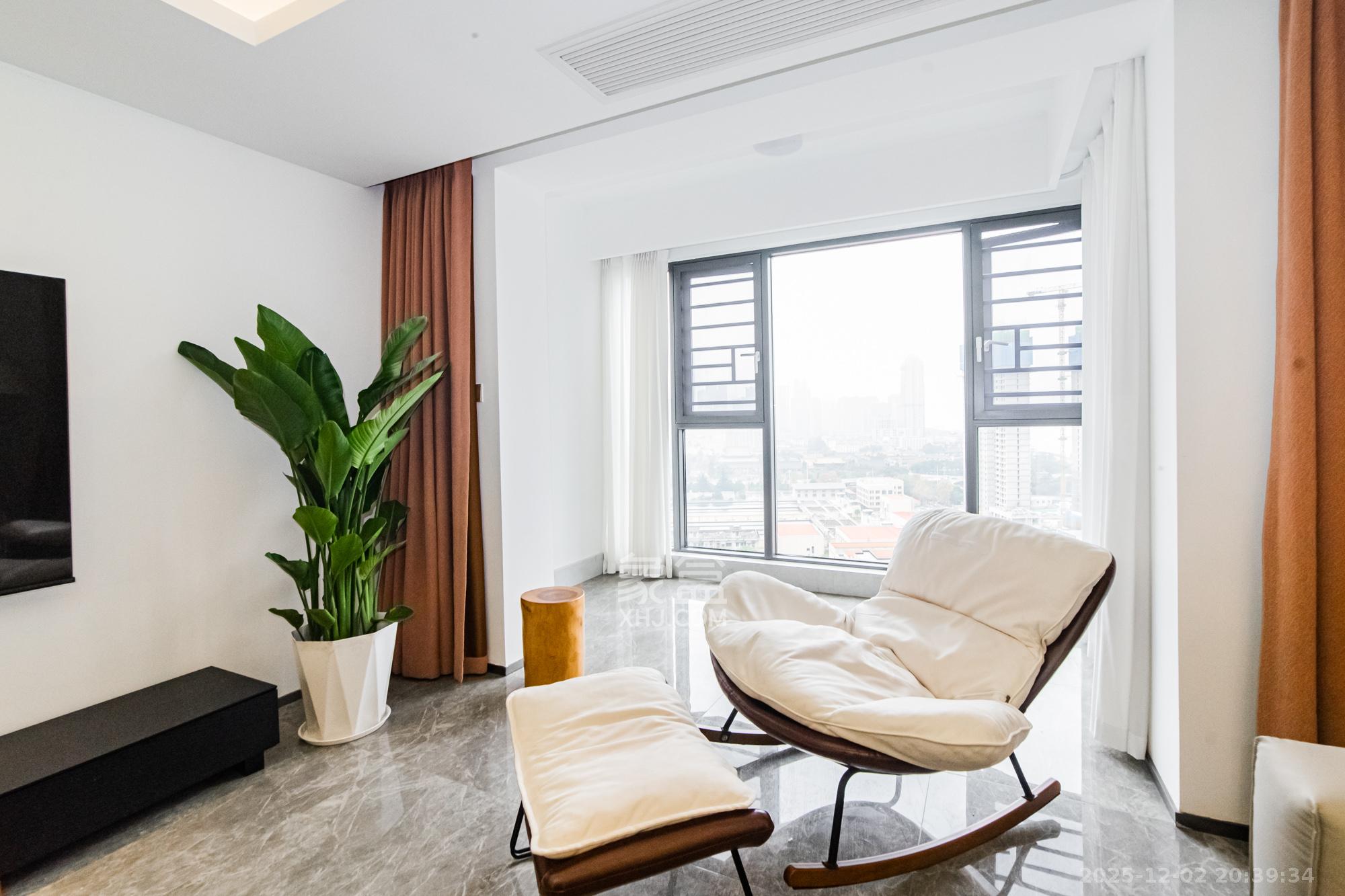 北辰瀚江府 3室2厅2卫 240.0万 北辰瀚江府 3室2厅2卫 240.0万阳台