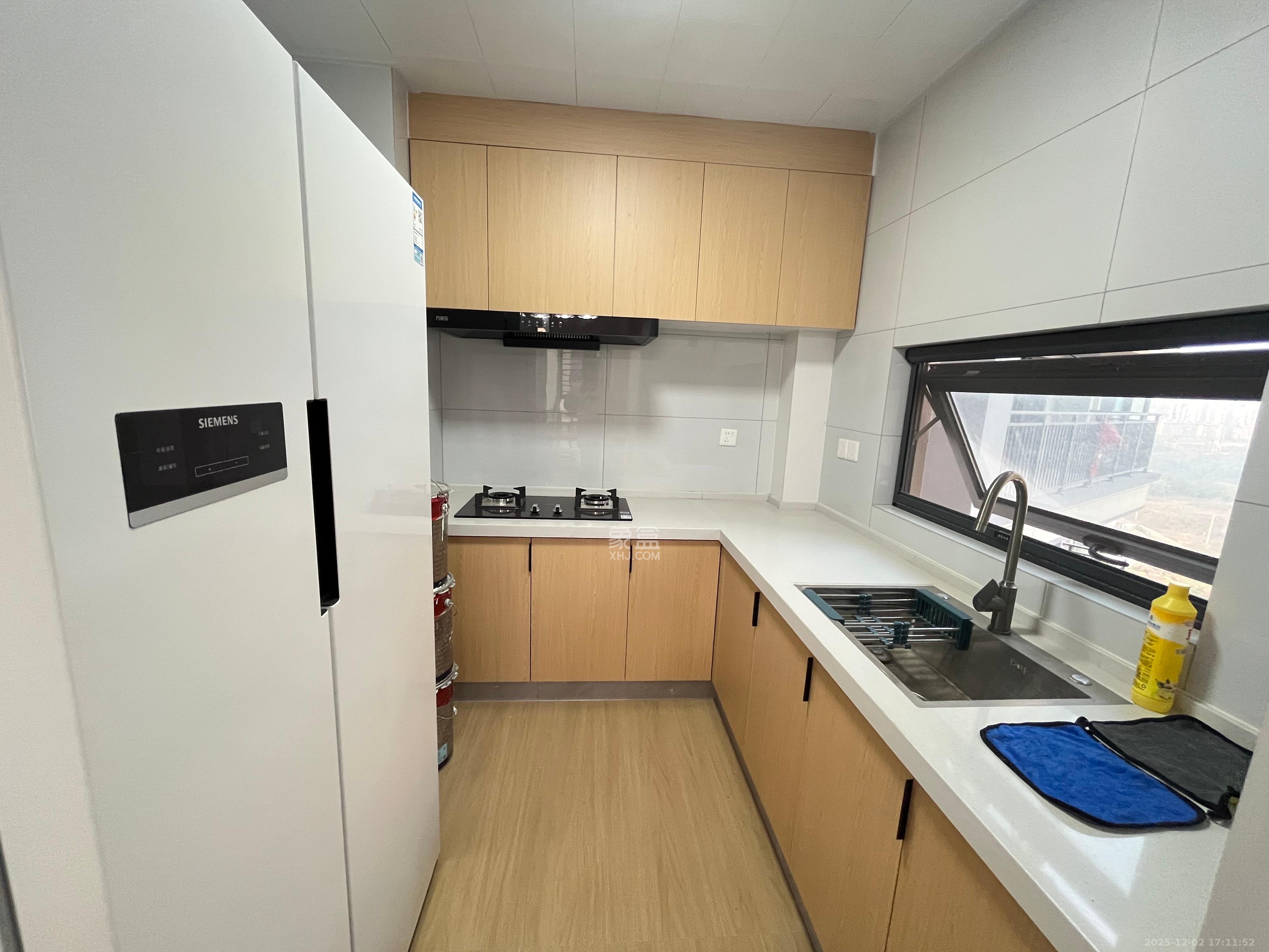 长沙北中心保利时代G区  3室2厅2卫    2600.0元/月室内图