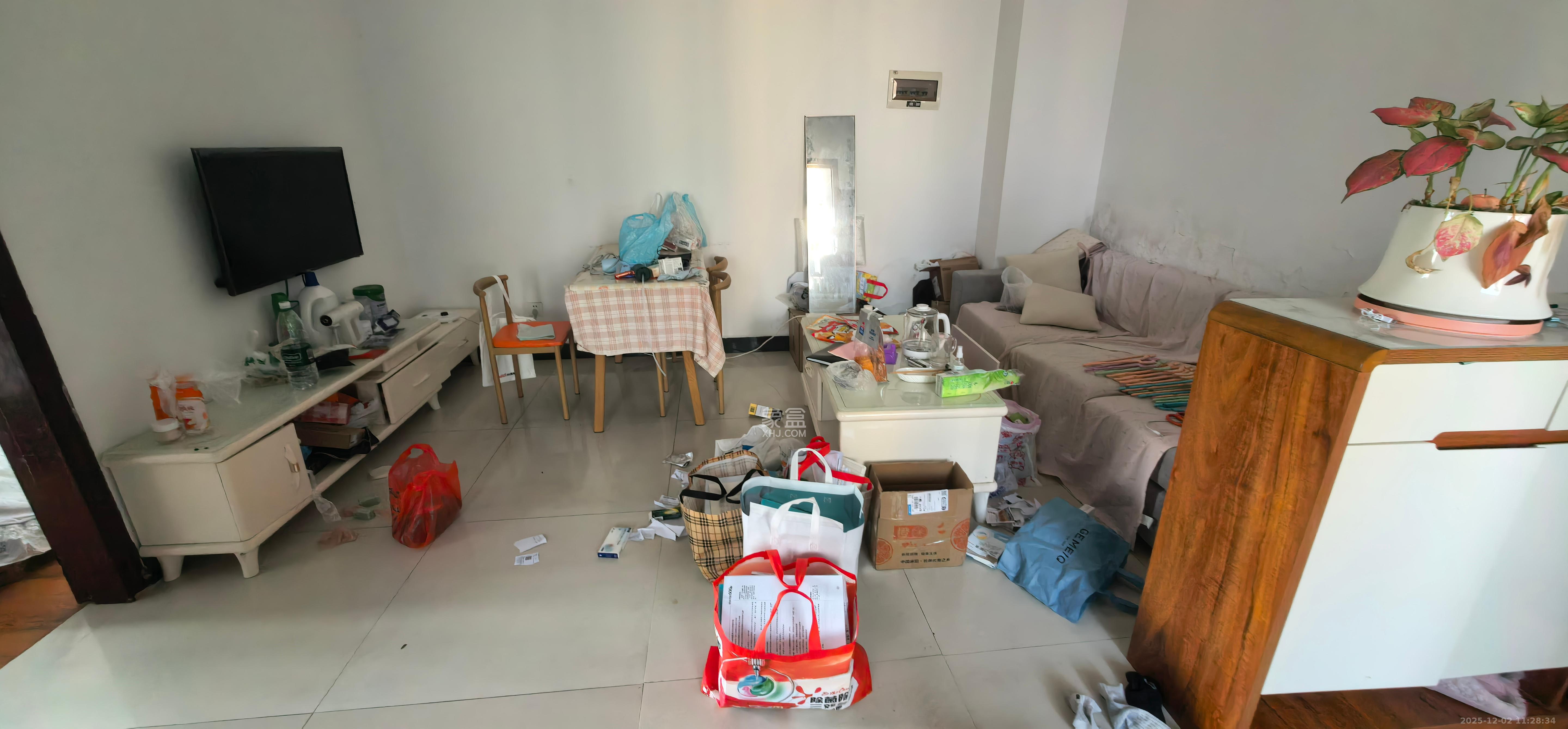 名富公寓  1室1厅1卫    2200.0元/月