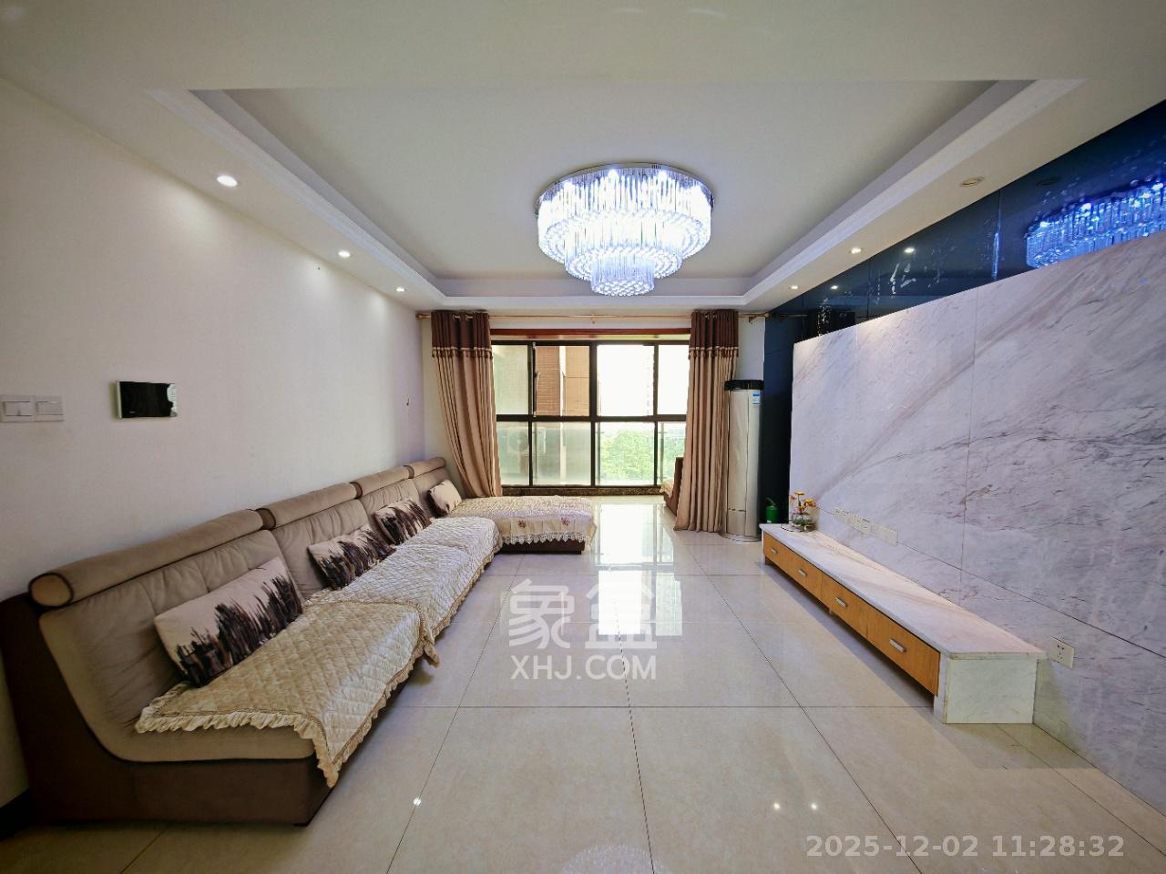 达美D6区  4室2厅2卫    3500.0元/月