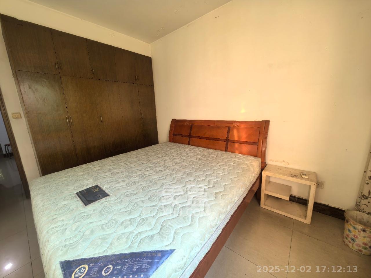 中南汽车世界  3室2厅1卫    1400.0元/月室内图