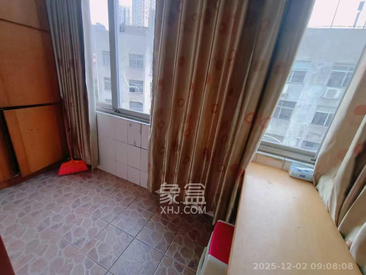 国立投资公司宿舍  2室1厅1卫    1500.0元/月室内图