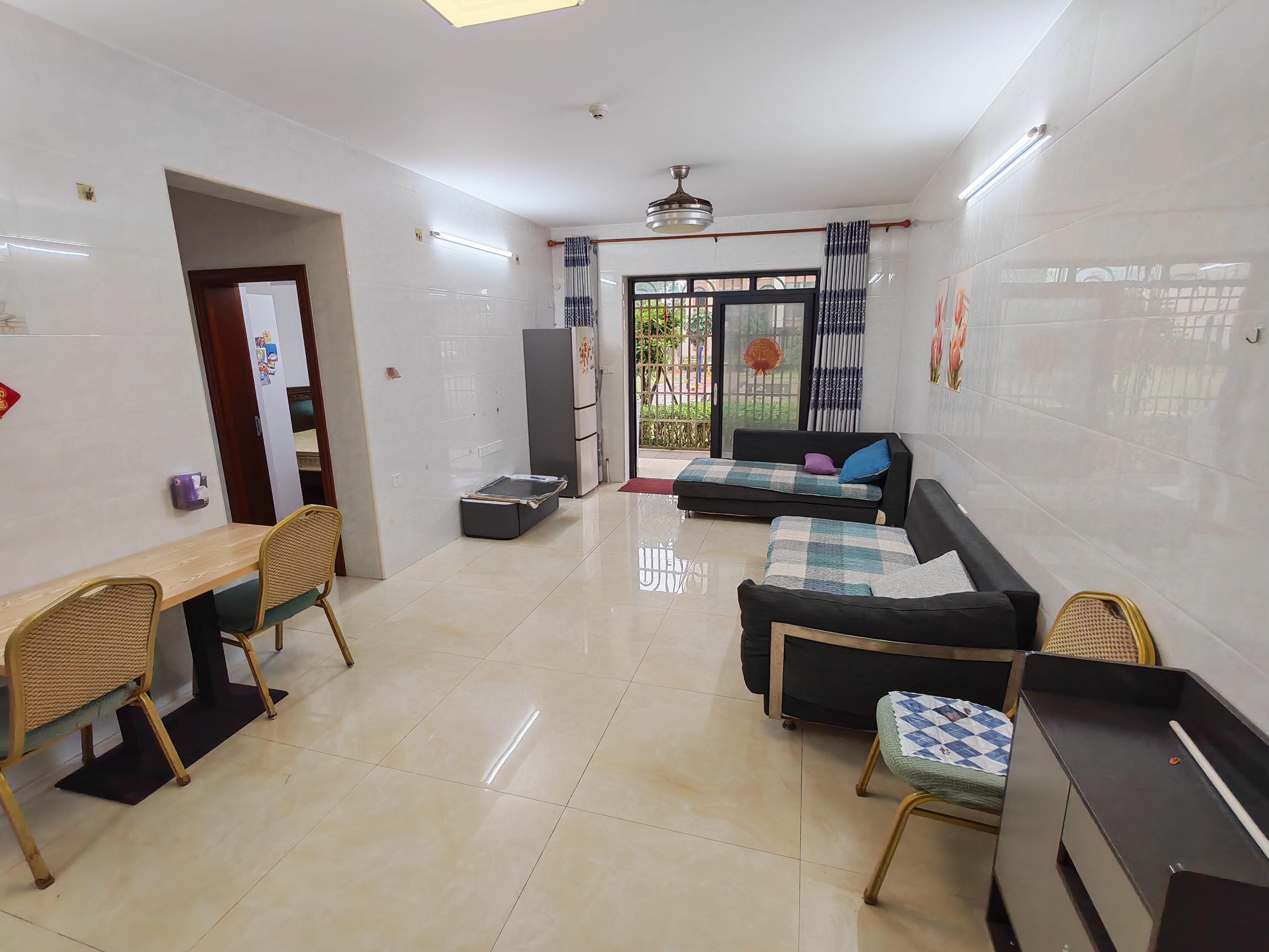 棕榈园(椰海新城3期) 2室1厅1卫 2300.0元/月 棕榈园(椰海新城3期) 2室1厅1卫 2300.0元/月室内图