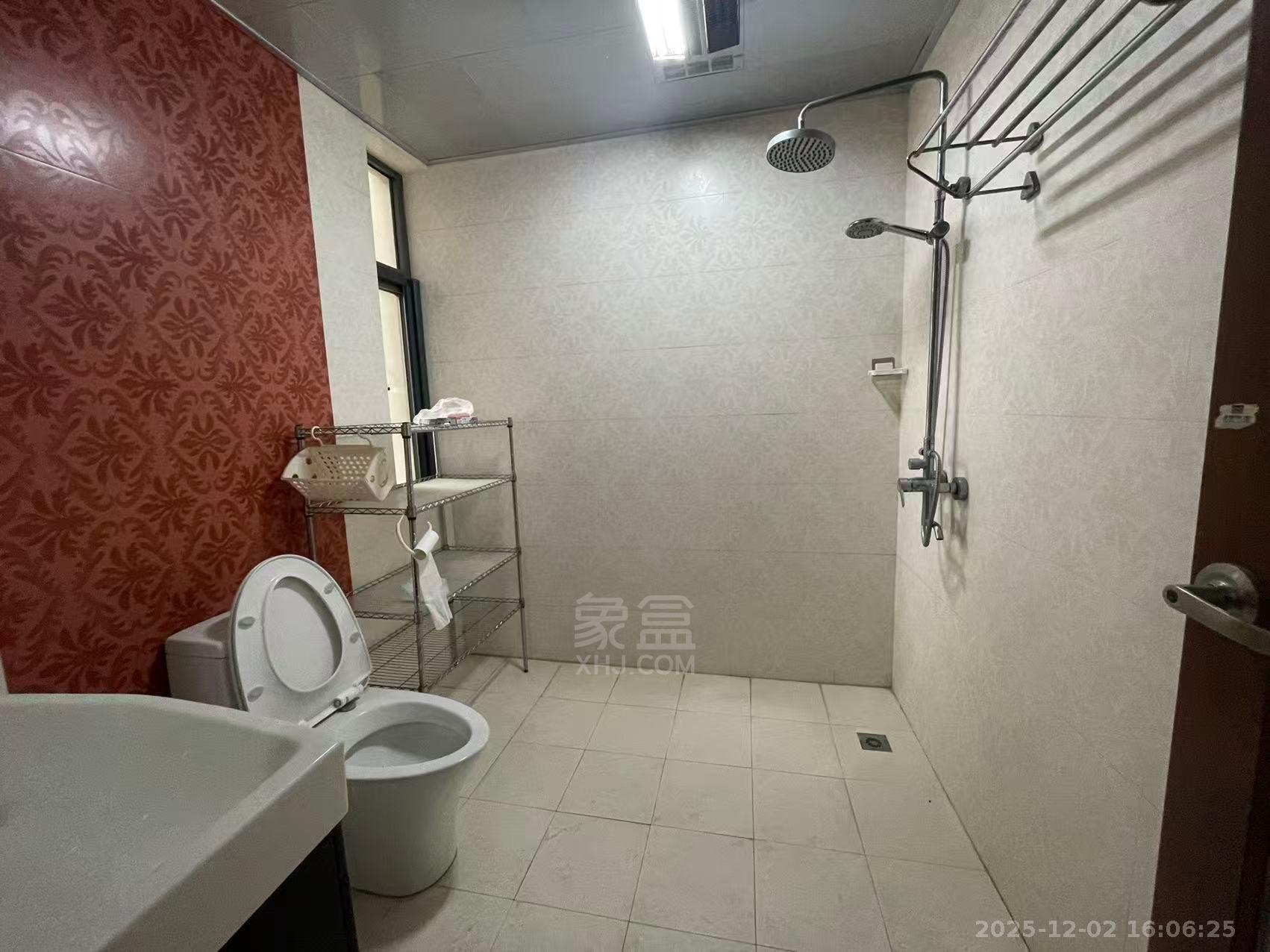 庐山春天一期桃李苑  3室2厅2卫    2000.0元/月室内图