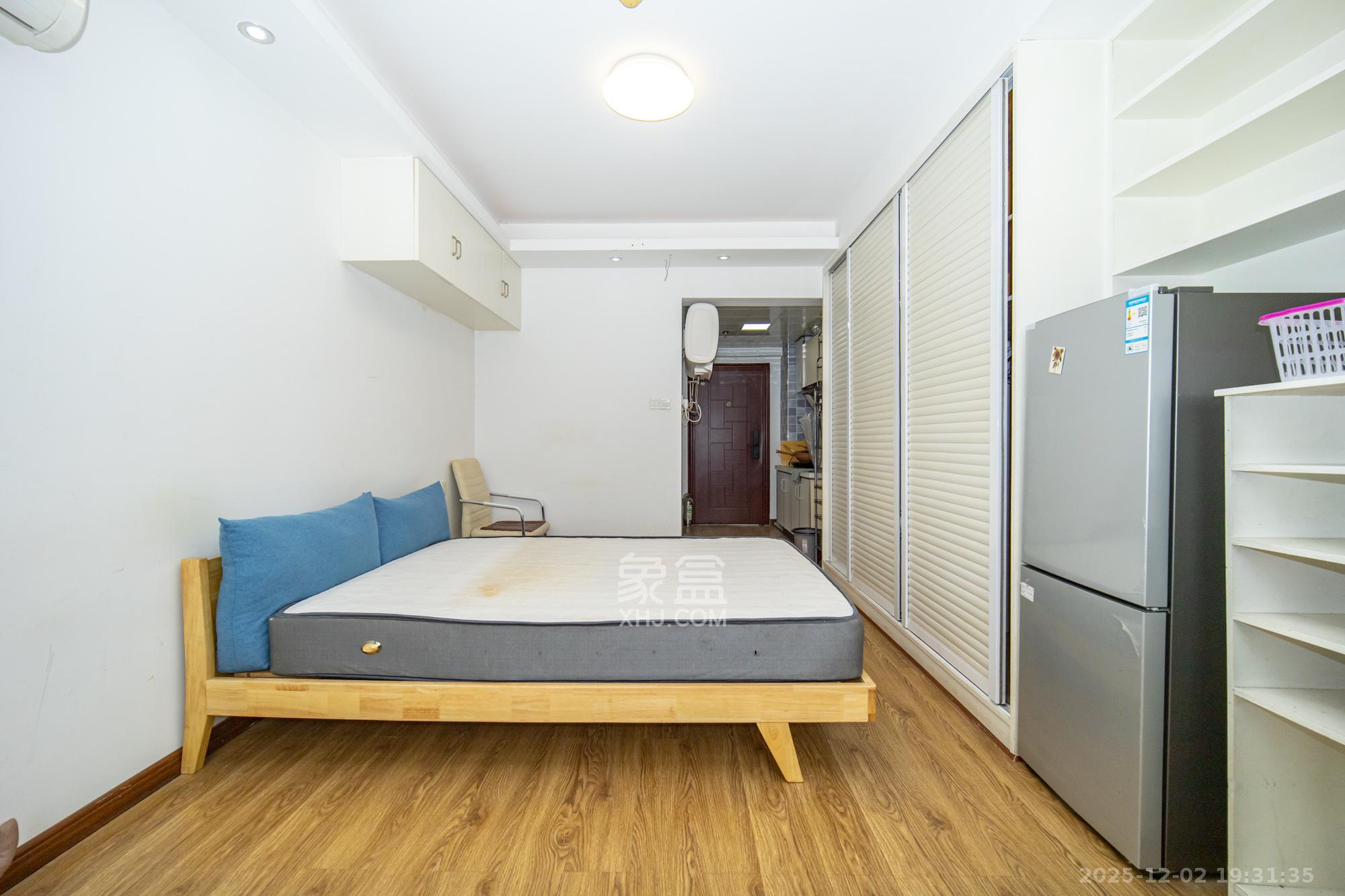 新长海广场  1室1厅1卫    21.8万