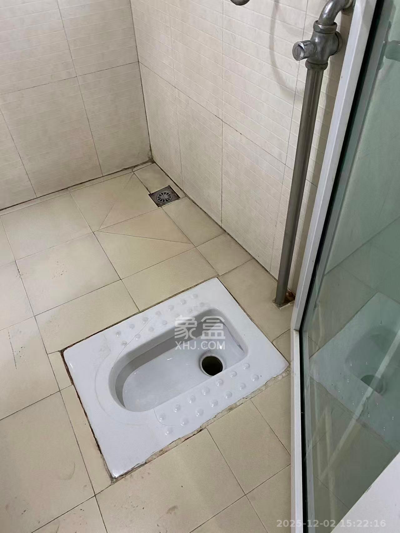 鑫天山水洲城  3室2厅2卫    1900.0元/月室内图