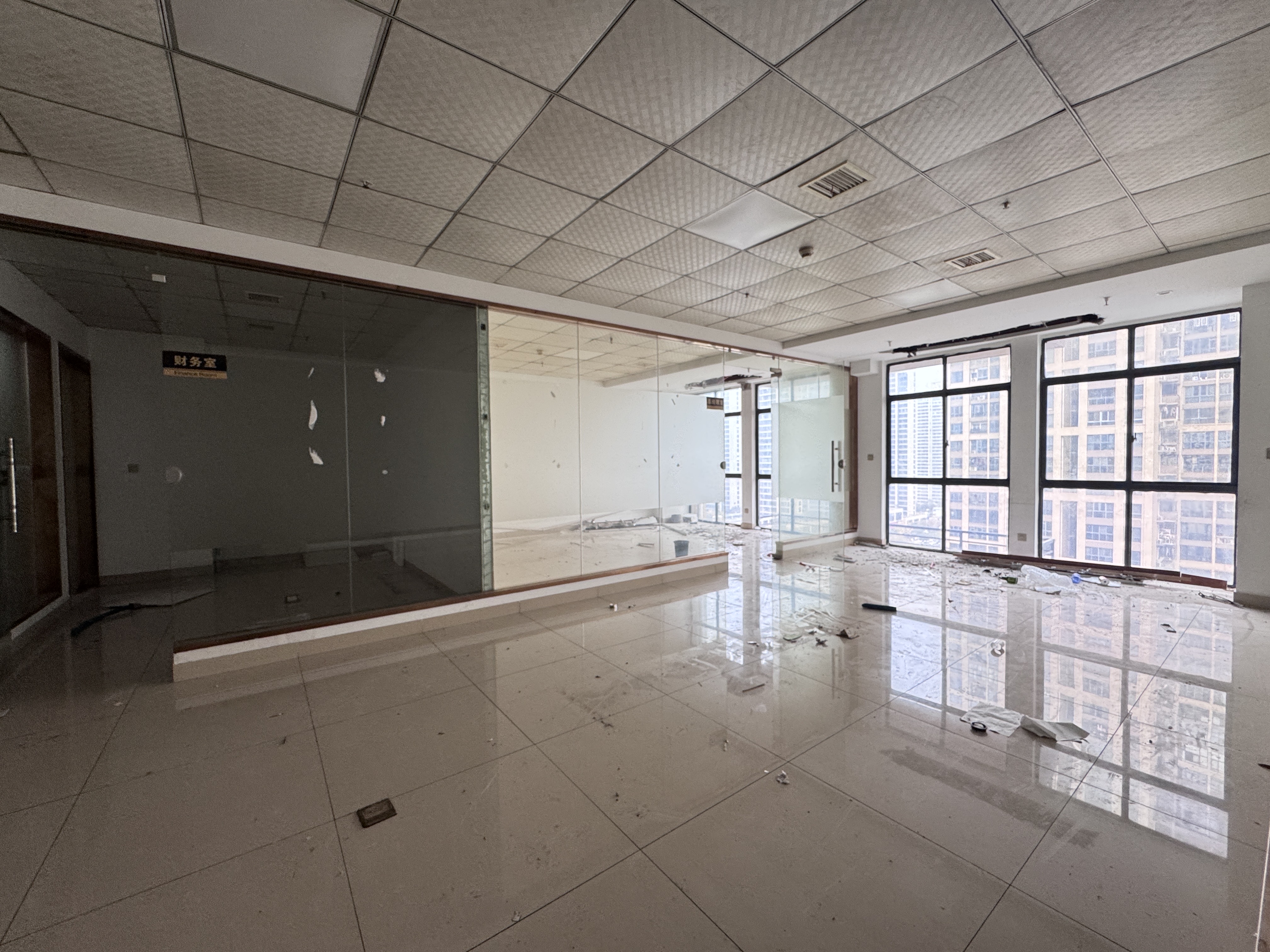 融冠亲城50写字楼 1室0厅0卫 6500.0元/月 融冠亲城50写字楼 1室0厅0卫 6500.0元/月室内图