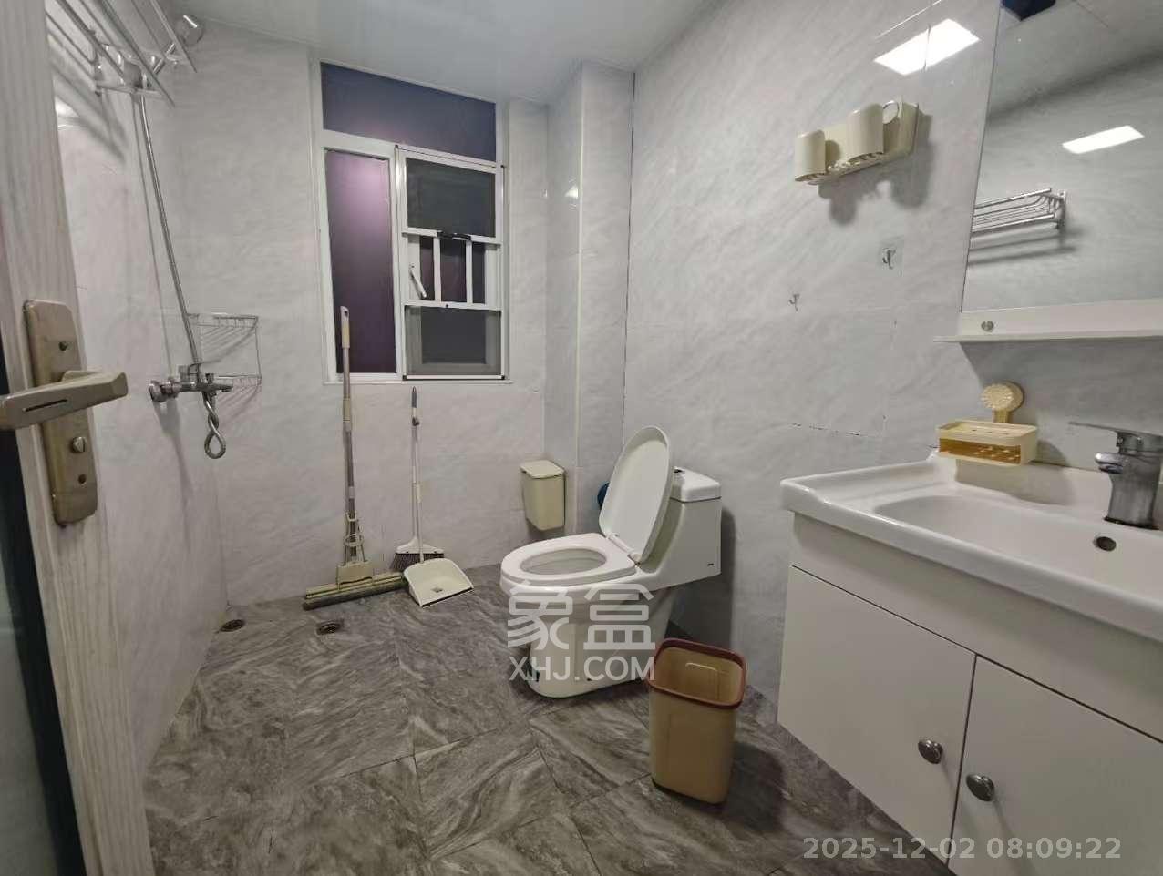 和悦城(蟠龙景苑)  3室2厅1卫    1700.0元/月室内图