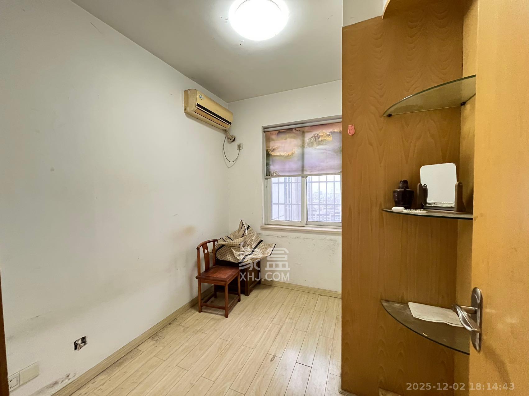 一品东庭 3室2厅2卫 2600.0元/月 一品东庭 3室2厅2卫 2600.0元/月室内图