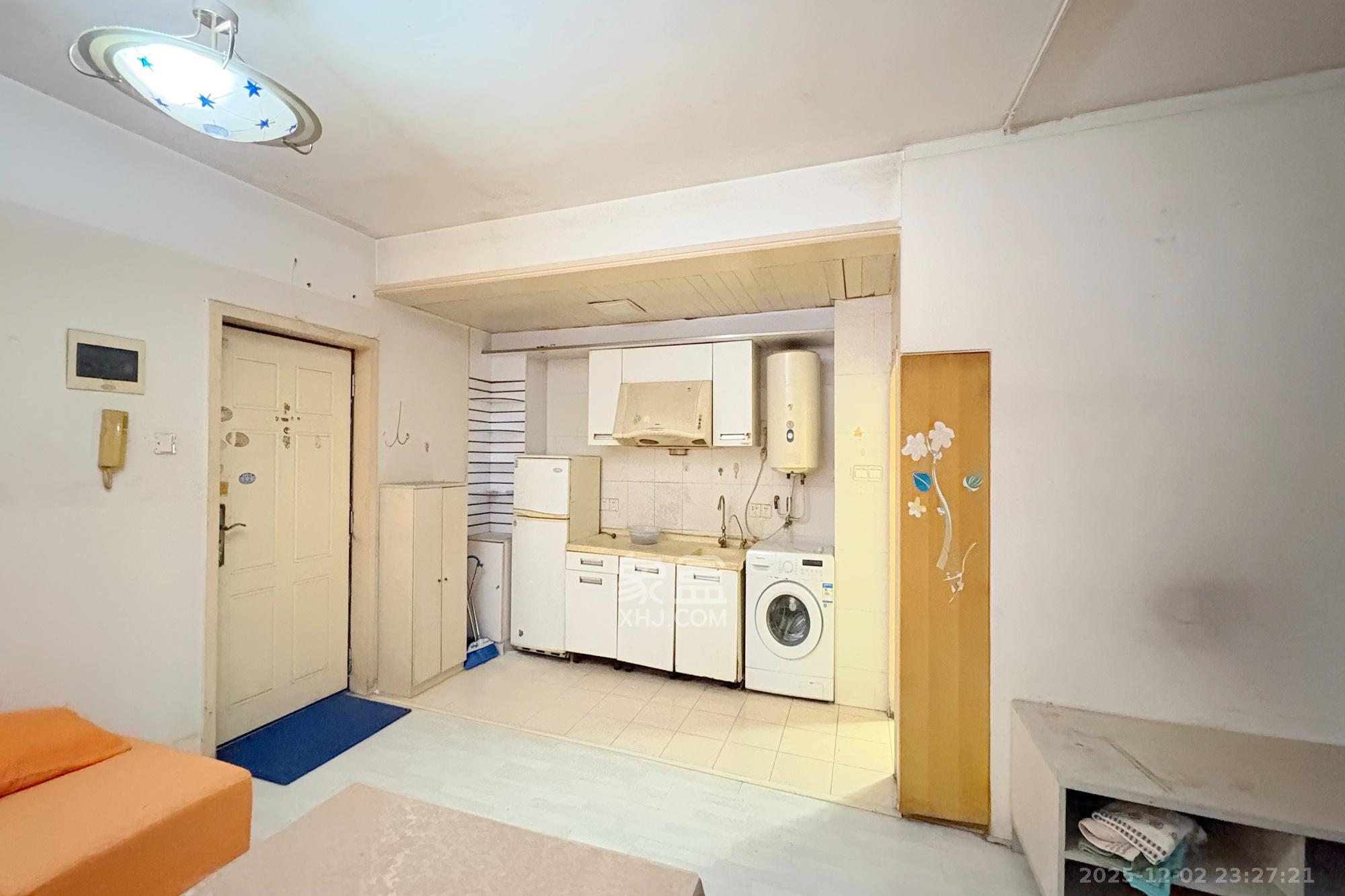 青年公寓 1室1厅1卫 48.0万 青年公寓 1室1厅1卫 48.0万客厅