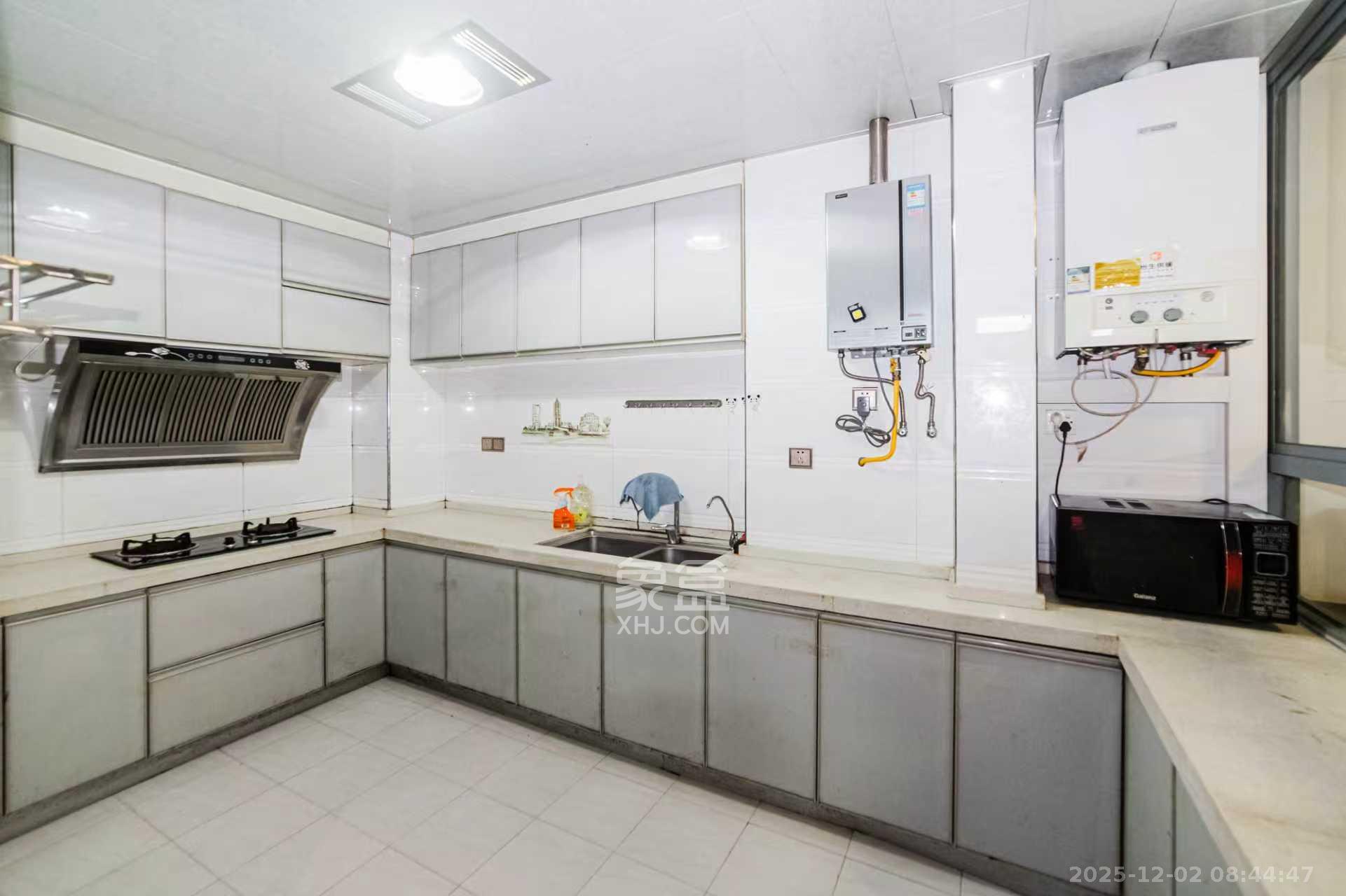 滨江君悦香邸 3室2厅2卫 3200.0元/月 滨江君悦香邸 3室2厅2卫 3200.0元/月室内图