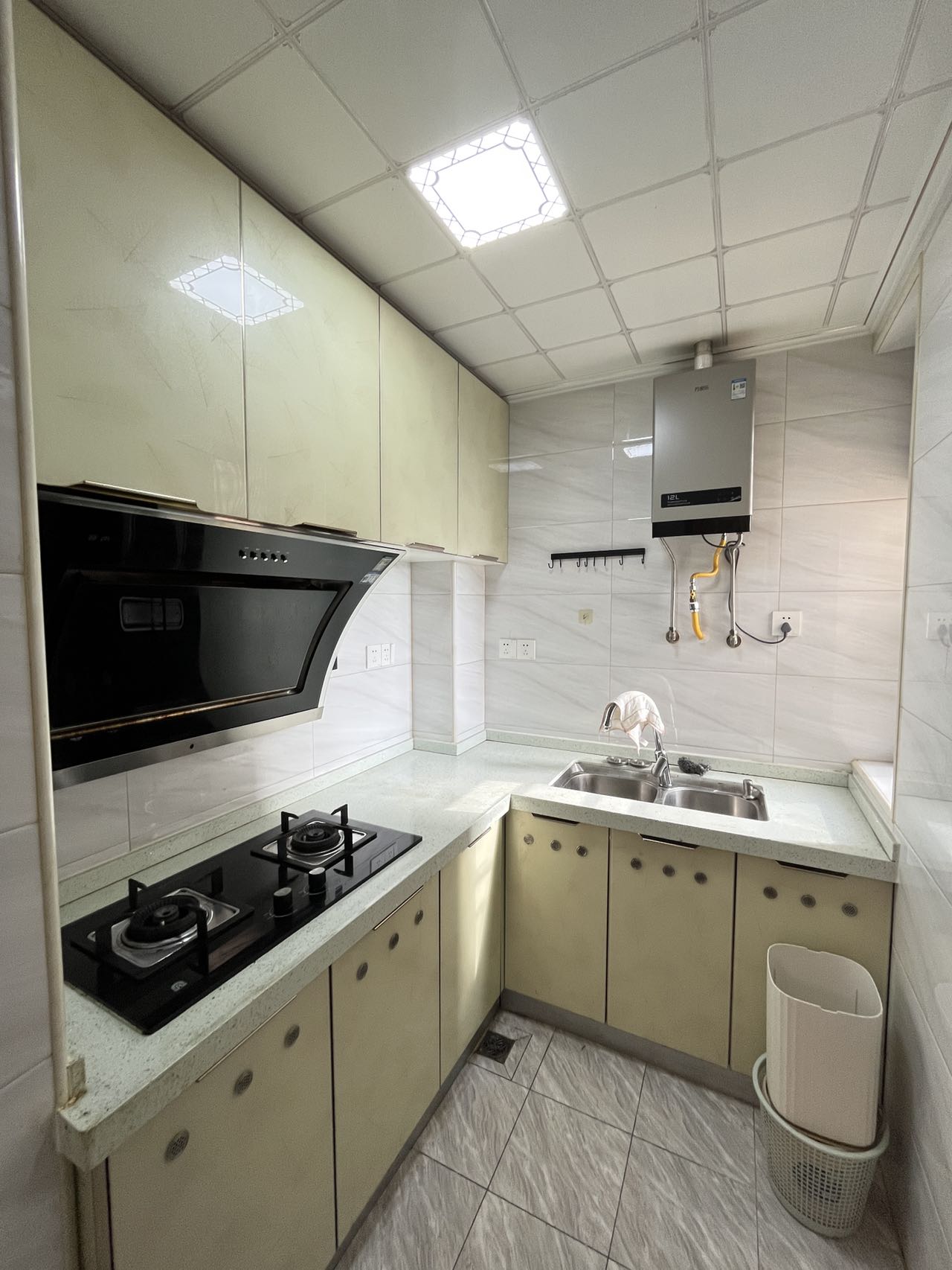 美丽华居 2室1厅1卫 2400.0元/月 美丽华居 2室1厅1卫 2400.0元/月室内图