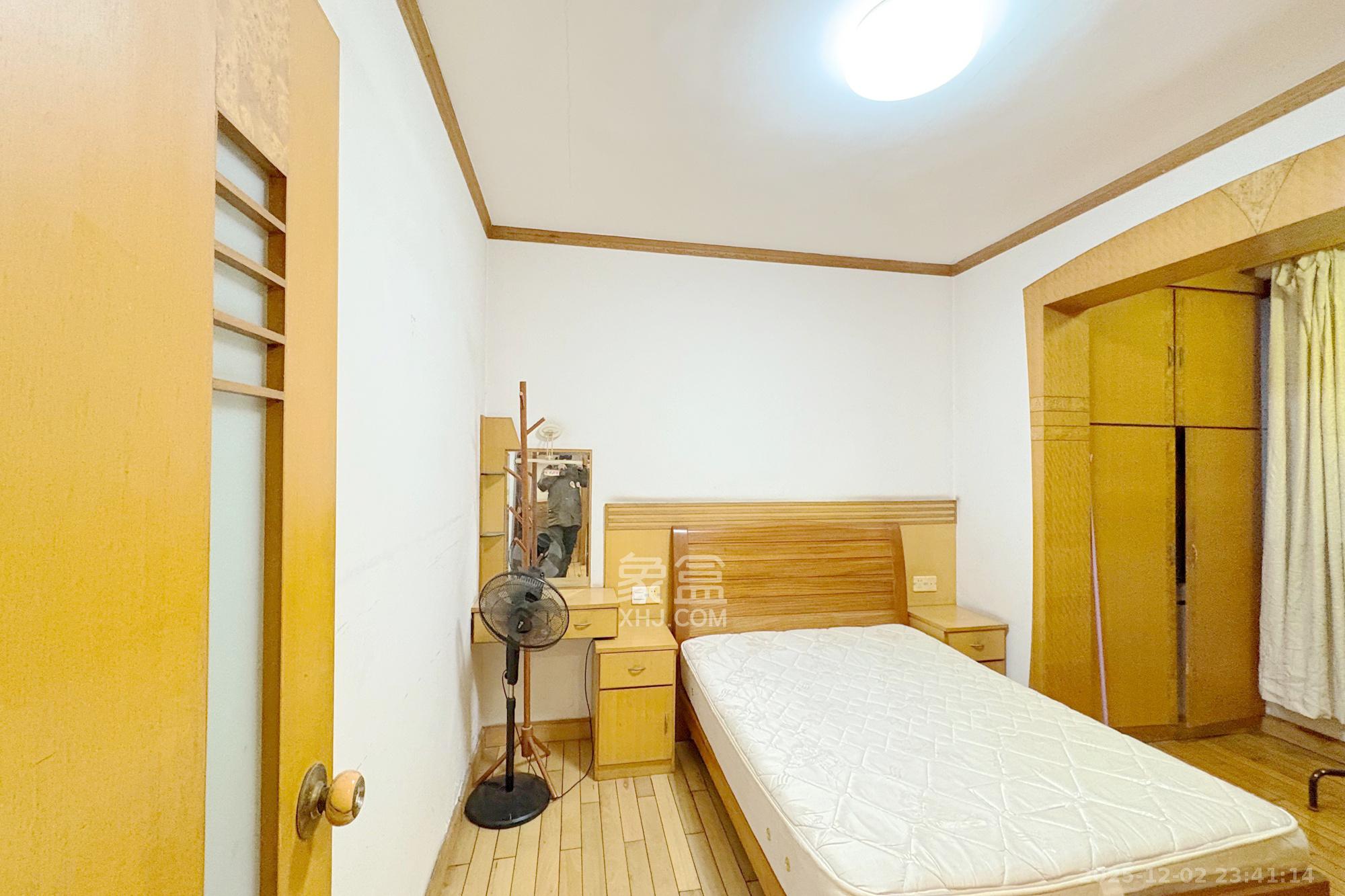 长勘小区  2室2厅1卫    43.8万卧室