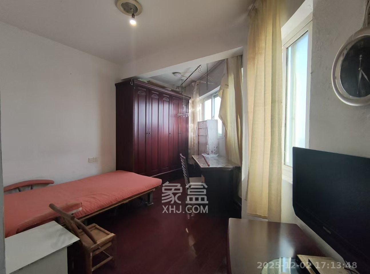 2076至高点  1室1厅1卫    1000.0元/月