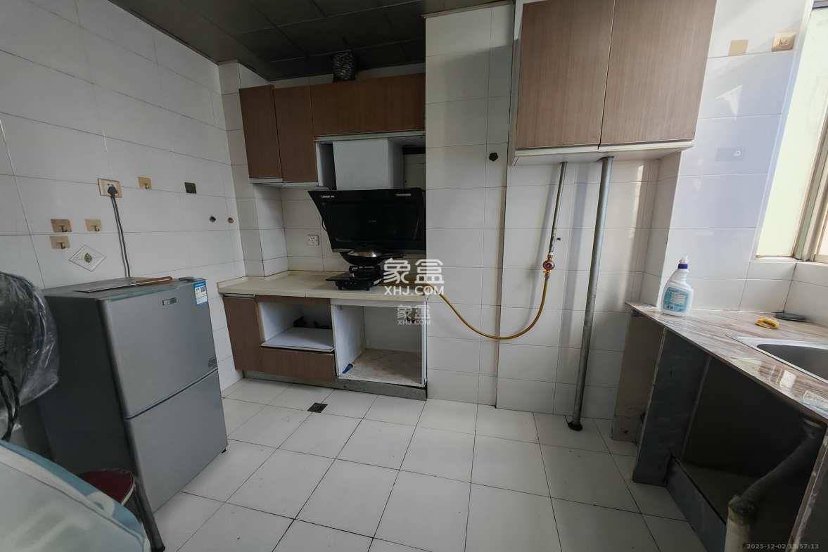 自由.com(自由大厦) 1室1厅1卫 1300.0元/月 自由.com(自由大厦) 1室1厅1卫 1300.0元/月室内图