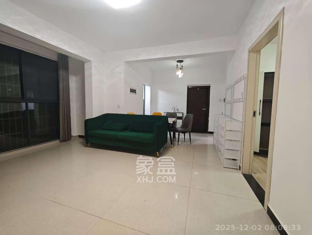 和悦城(蟠龙景苑)  3室2厅1卫    1700.0元/月