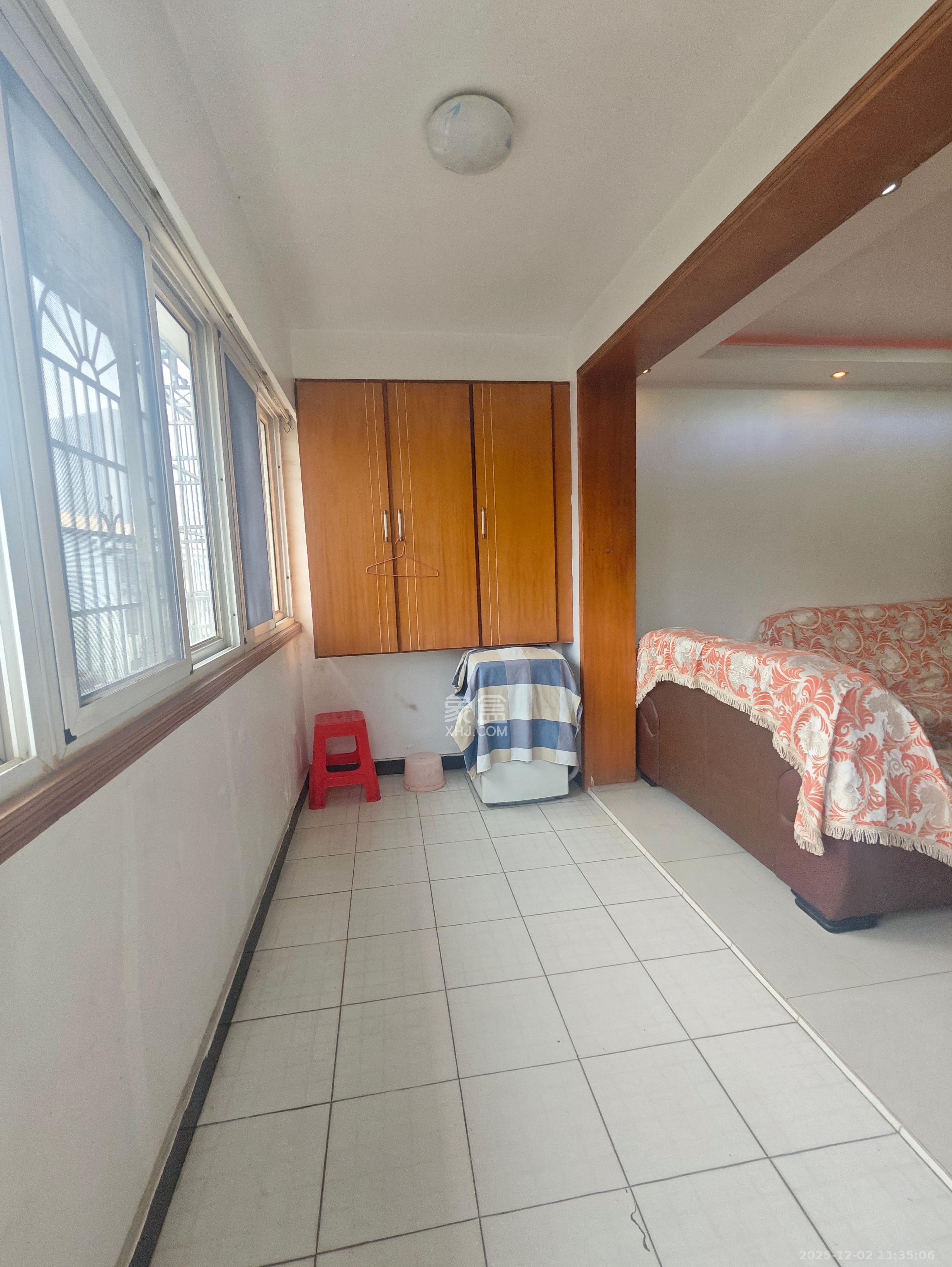 绿荫家园  3室1厅2卫    1800.0元/月室内图