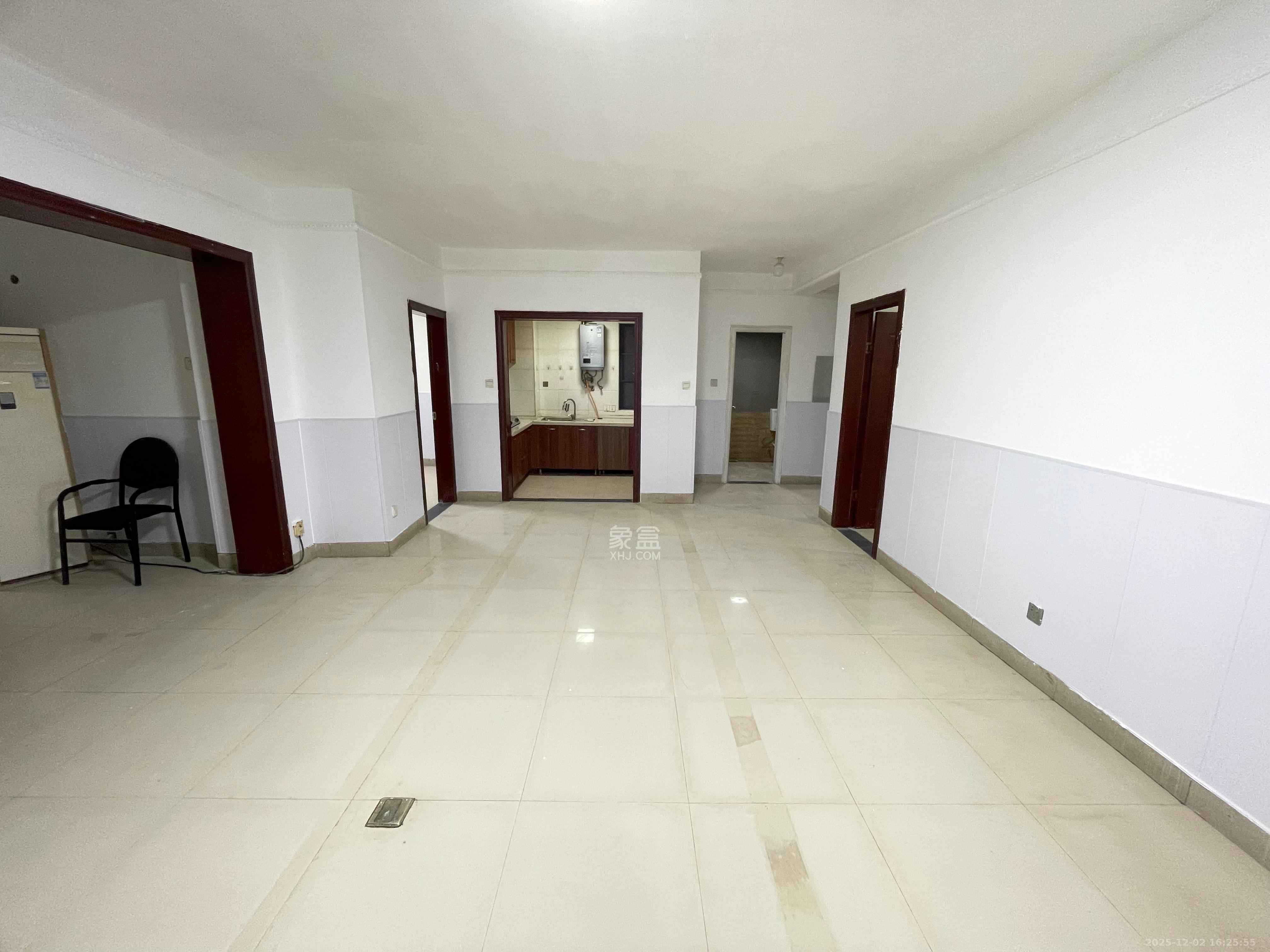 中城丽景香山园  3室2厅2卫    3900.0元/月