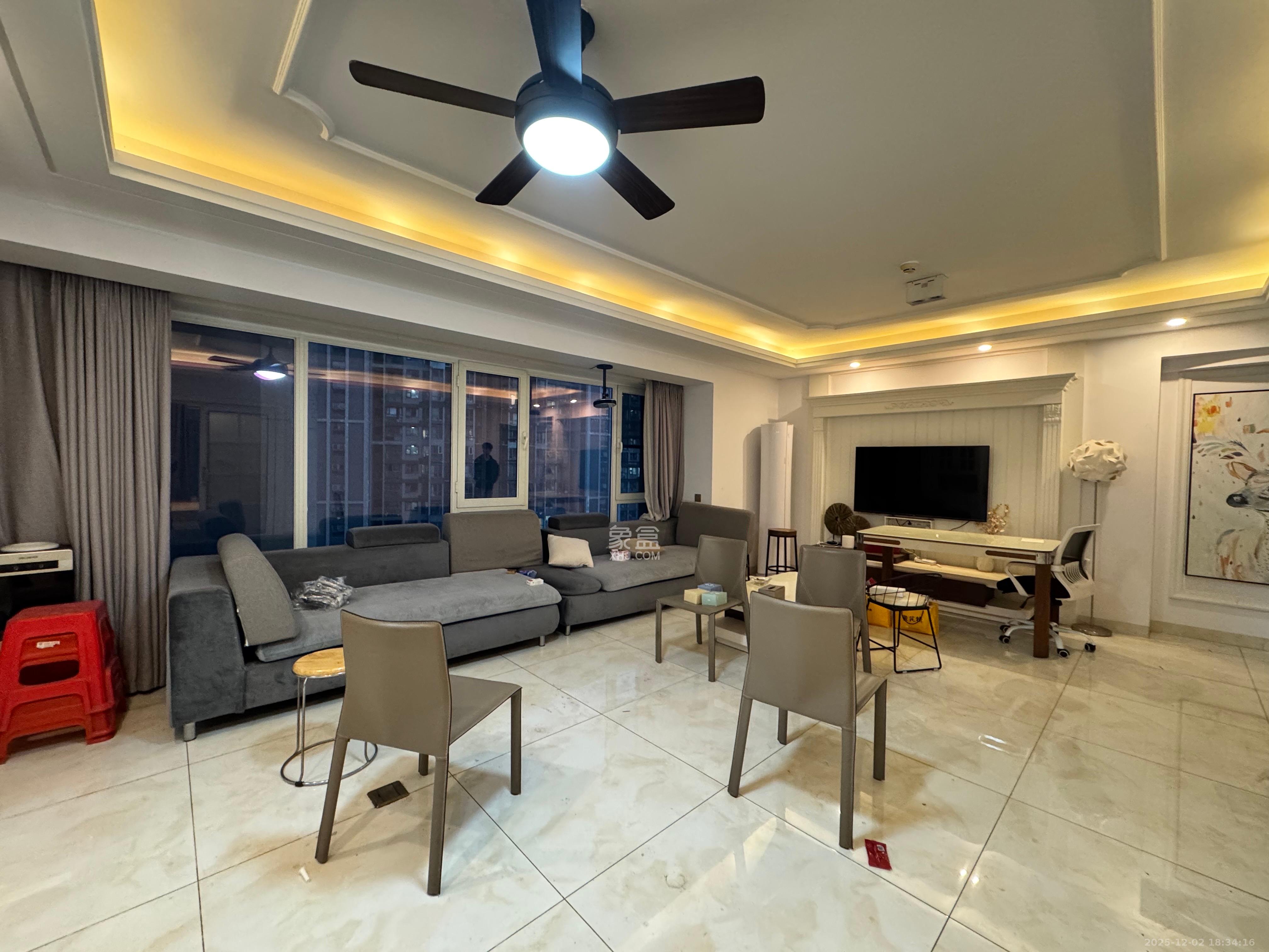 北辰三角洲E3区  4室2厅2卫    5300.0元/月