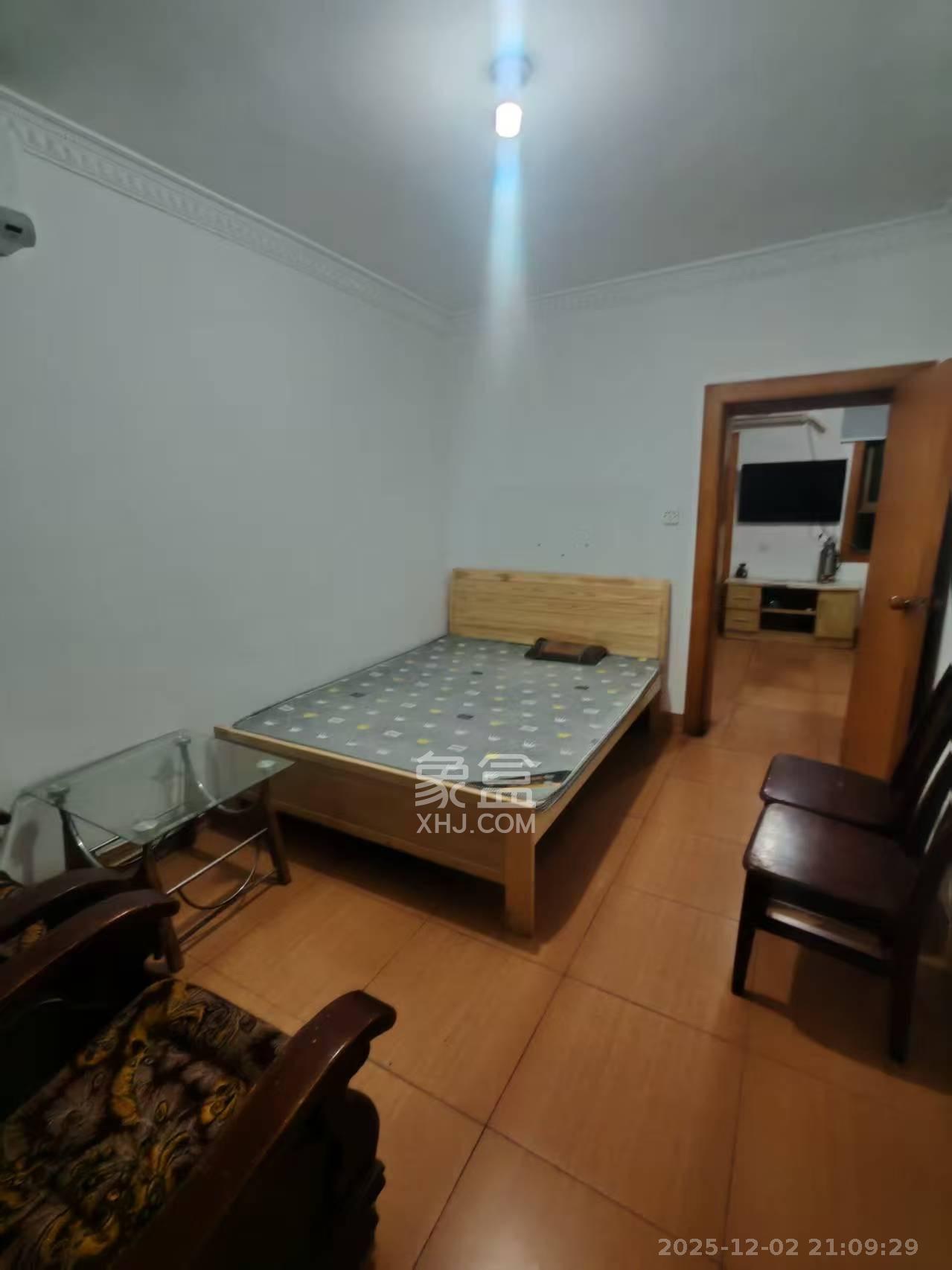 燕山街社区  3室1厅1卫    1800.0元/月室内图