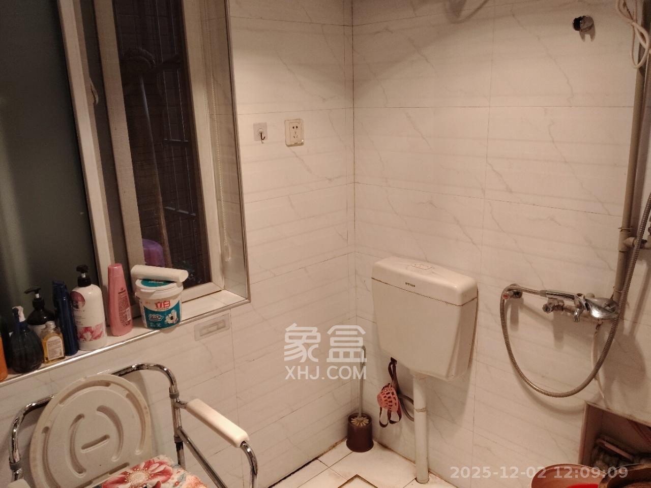 都江新城(都江新苑) 3室1厅2卫 2700.0元/月 都江新城(都江新苑) 3室1厅2卫 2700.0元/月室内图