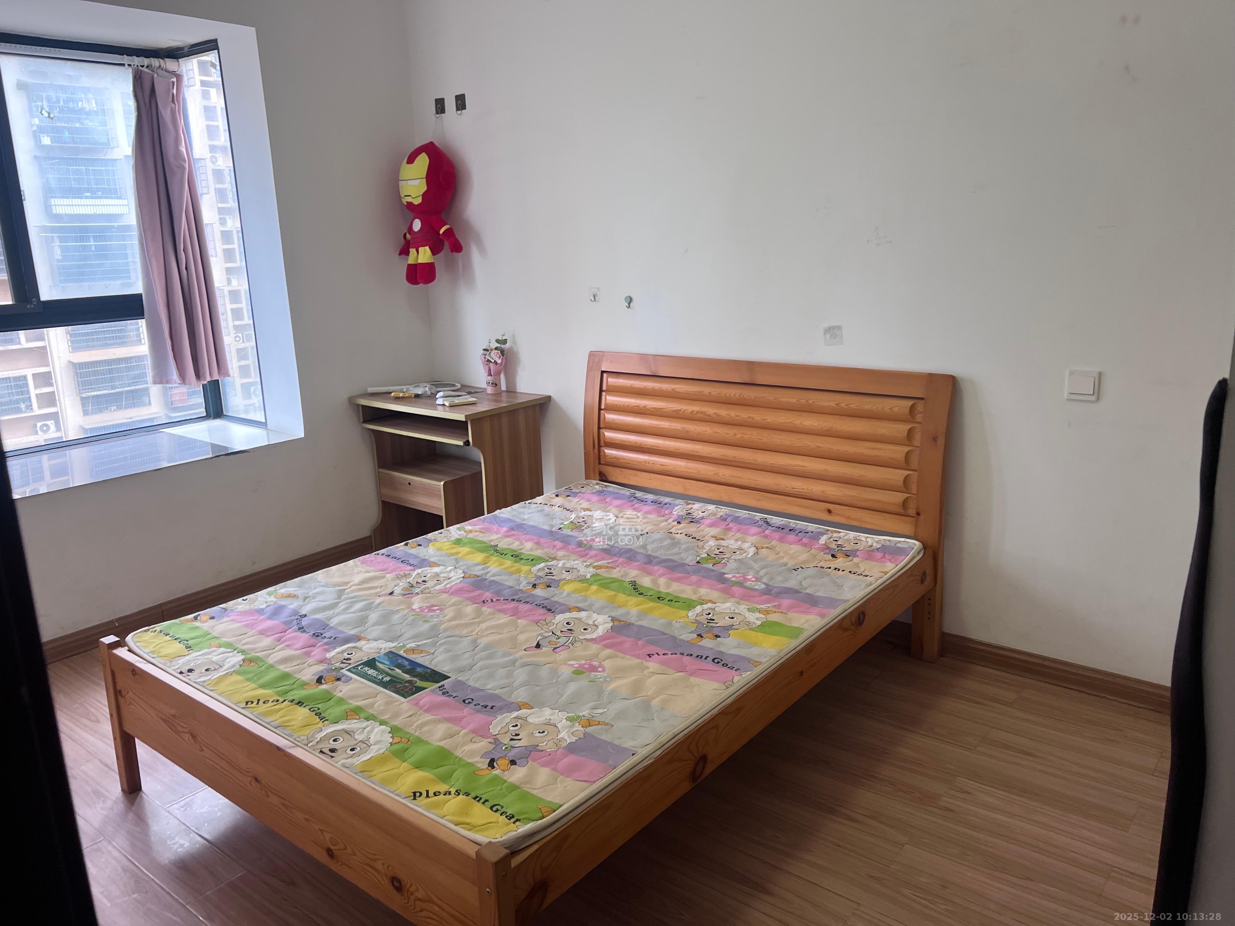 岳华嘉园  3室2厅2卫    2100.0元/月室内图