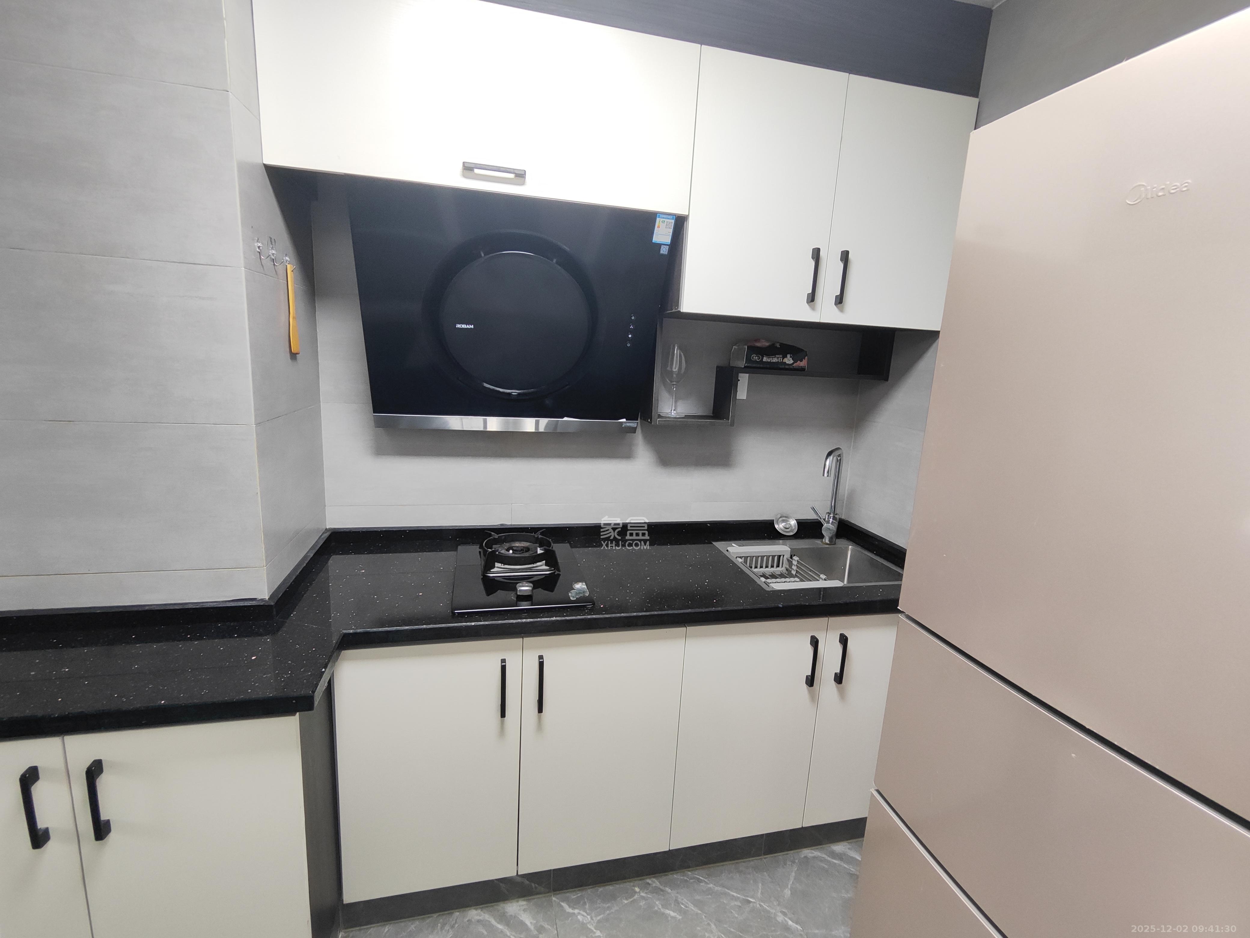 天健城  1室1厅1卫    2100.0元/月室内图