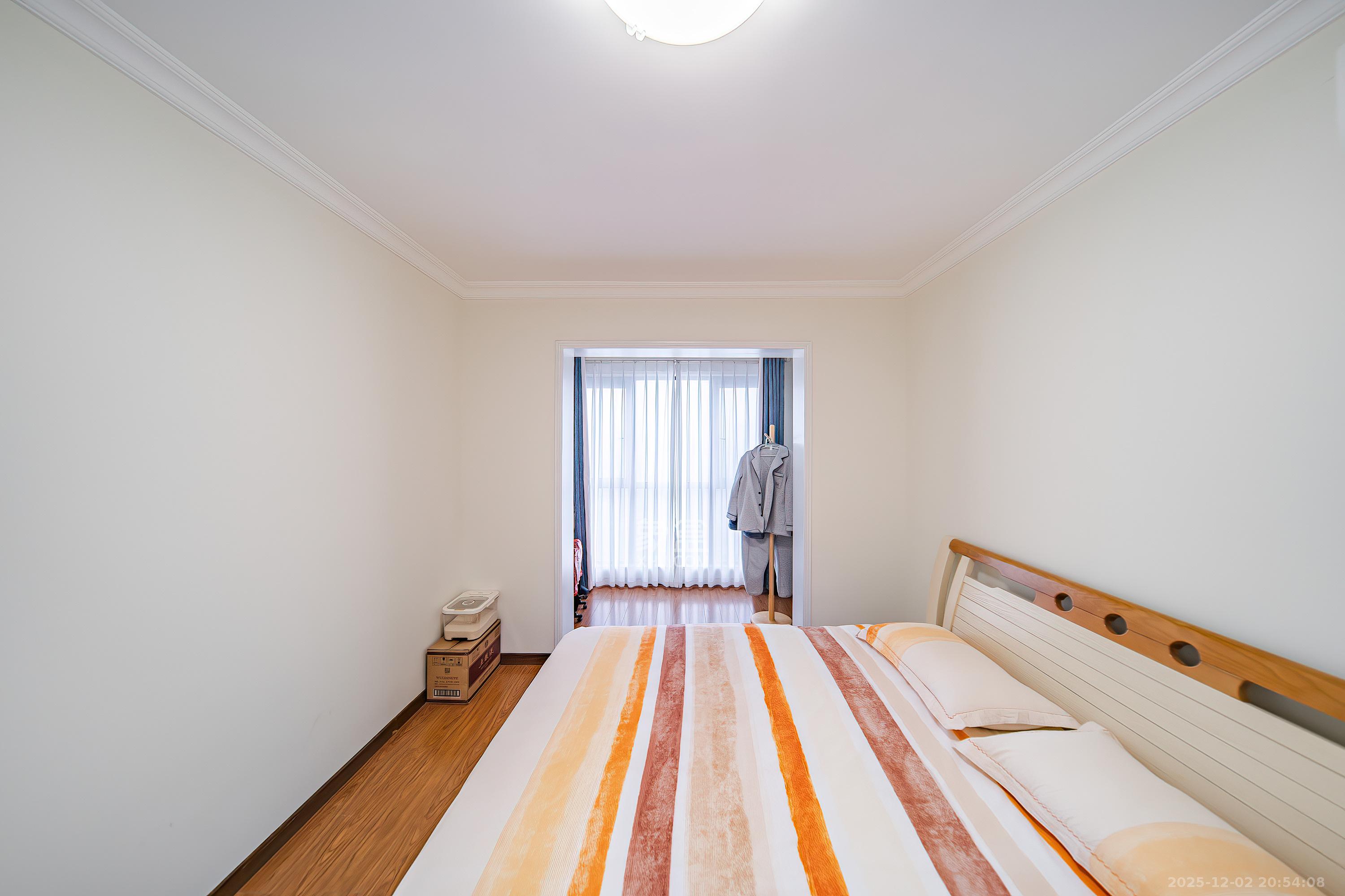 公园9号 3室2厅2卫 195.0万 公园9号 3室2厅2卫 195.0万卧室