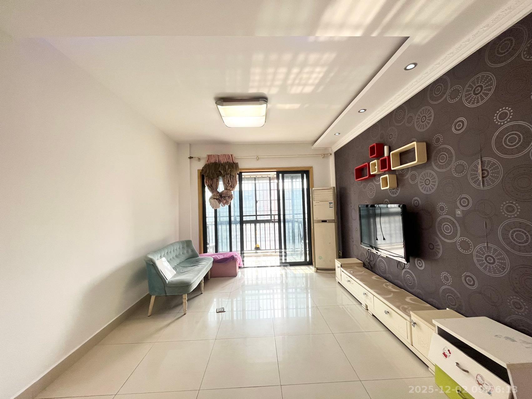 保利麓谷林语B区  2室1厅1卫    2000.0元/月