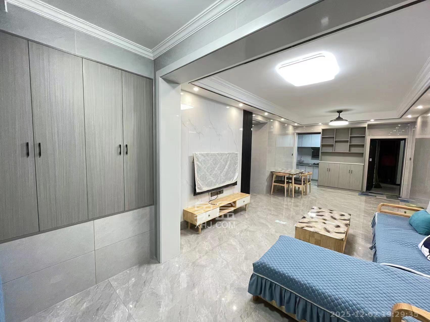 嘉荣苑  3室2厅2卫    2800.0元/月室内图