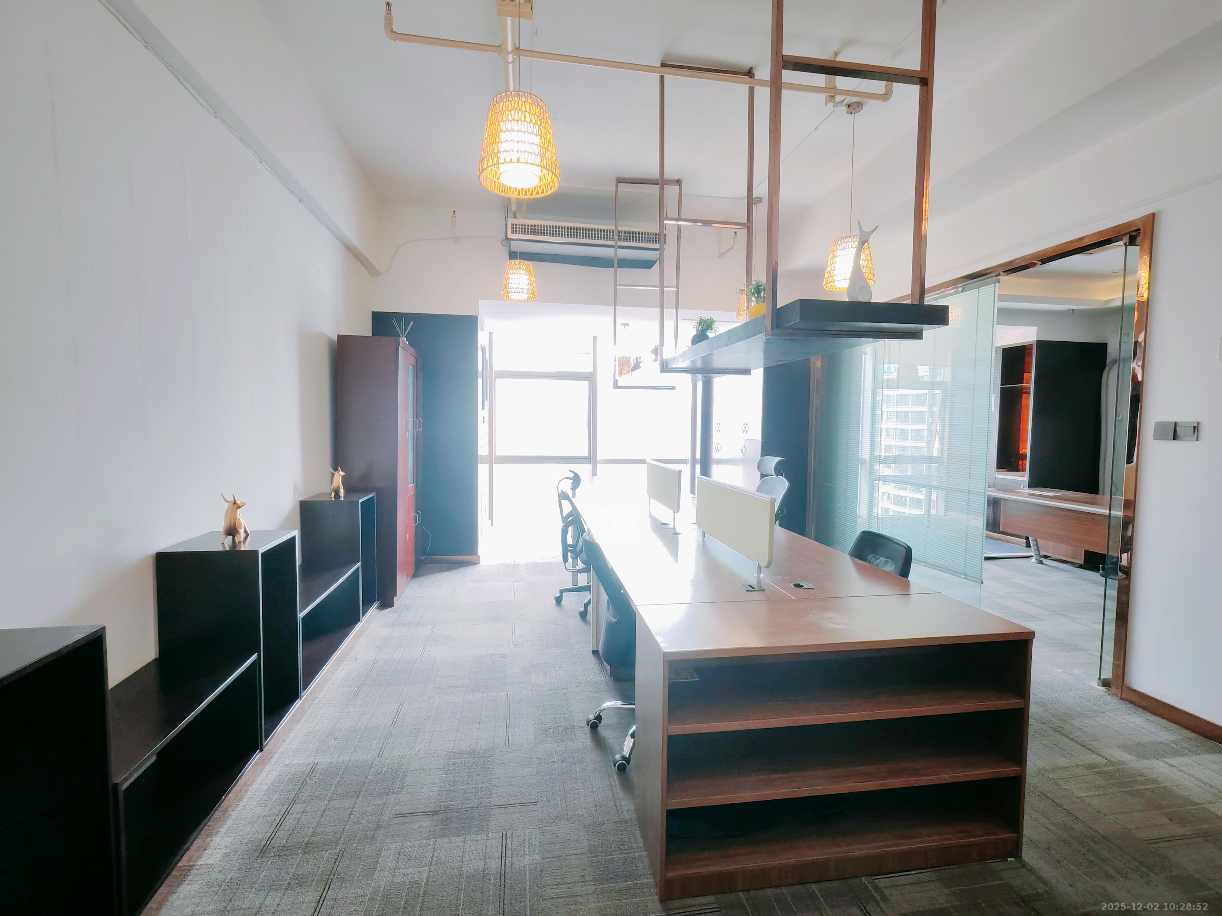 奥克斯广场   123.0㎡      6900.0元/月