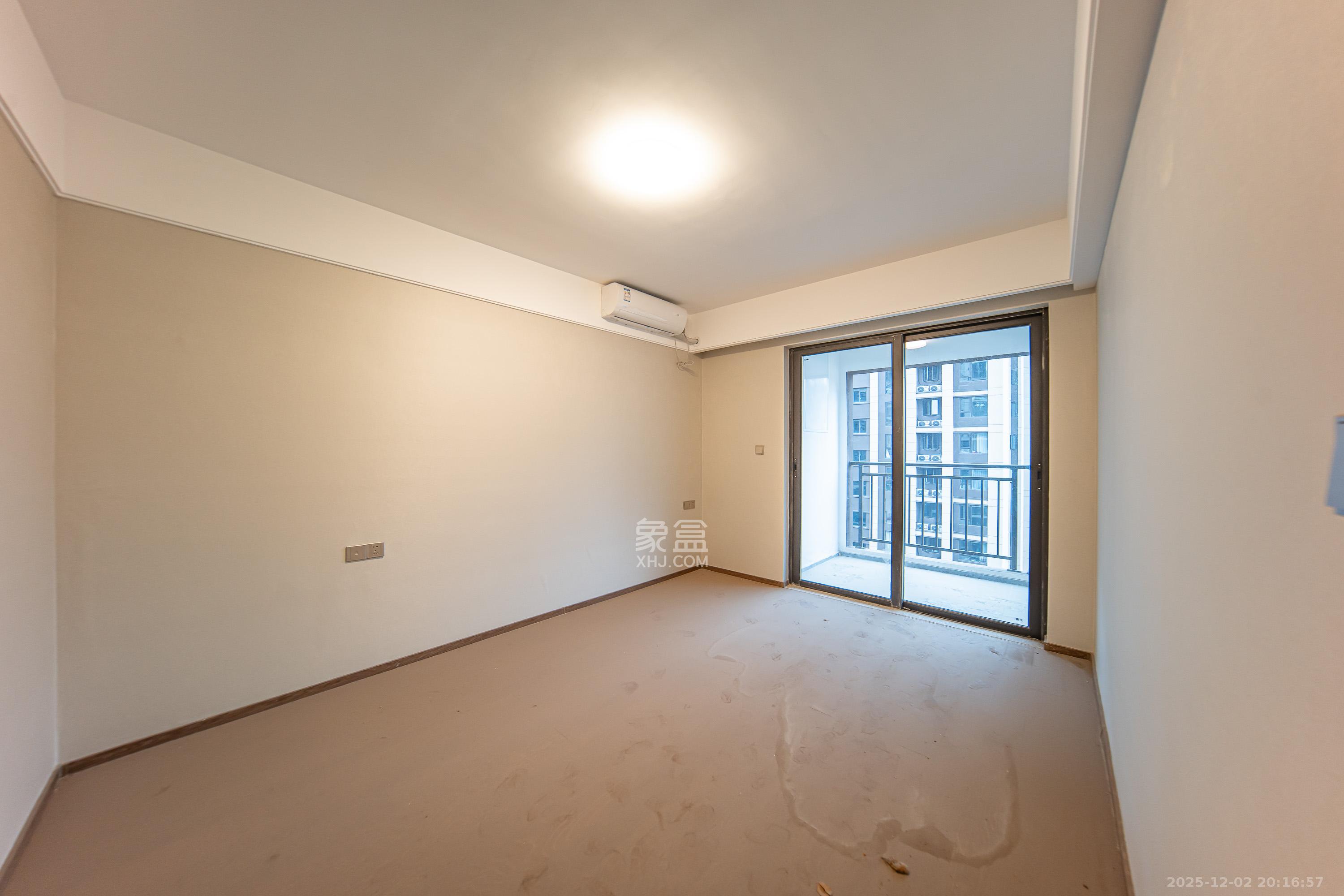 建发电建江山悦  4室2厅2卫    150.0万卧室