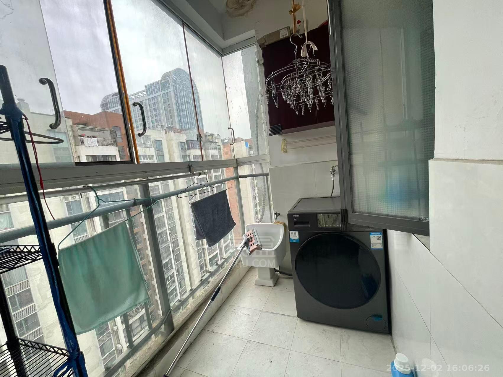 庐山春天一期桃李苑 3室2厅2卫 2000.0元/月 庐山春天一期桃李苑 3室2厅2卫 2000.0元/月室内图