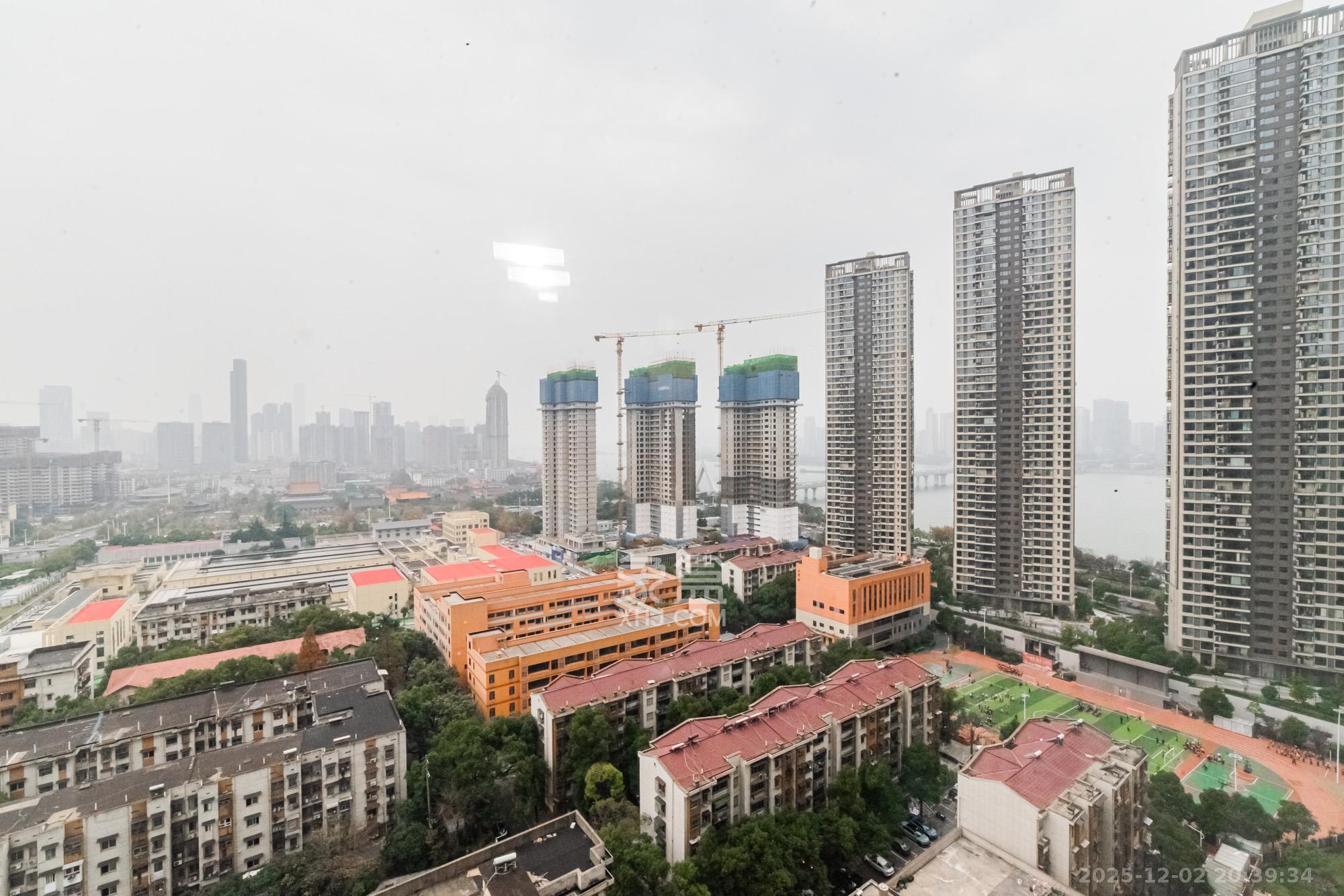 北辰瀚江府  3室2厅2卫    240.0万其他