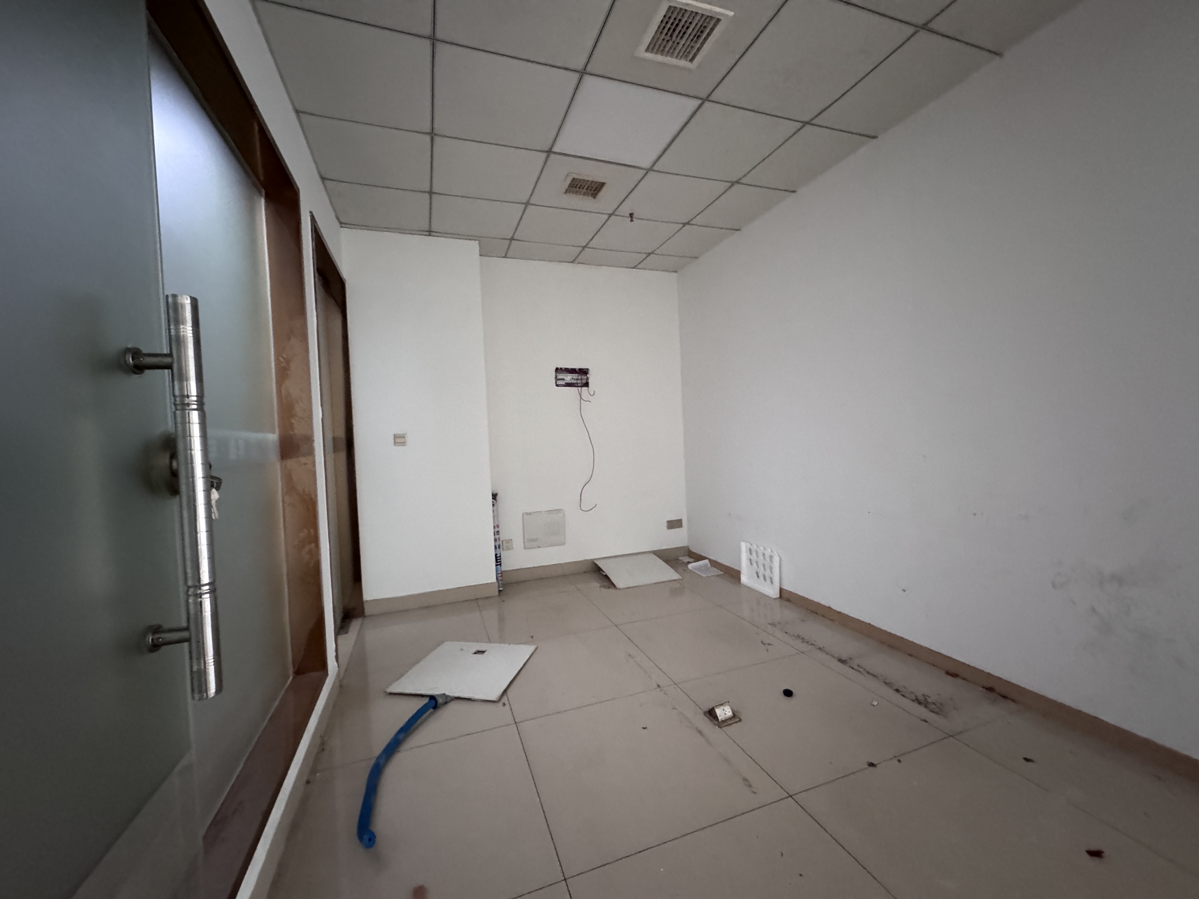 融冠亲城50写字楼 1室0厅0卫 6500.0元/月 融冠亲城50写字楼 1室0厅0卫 6500.0元/月室内图