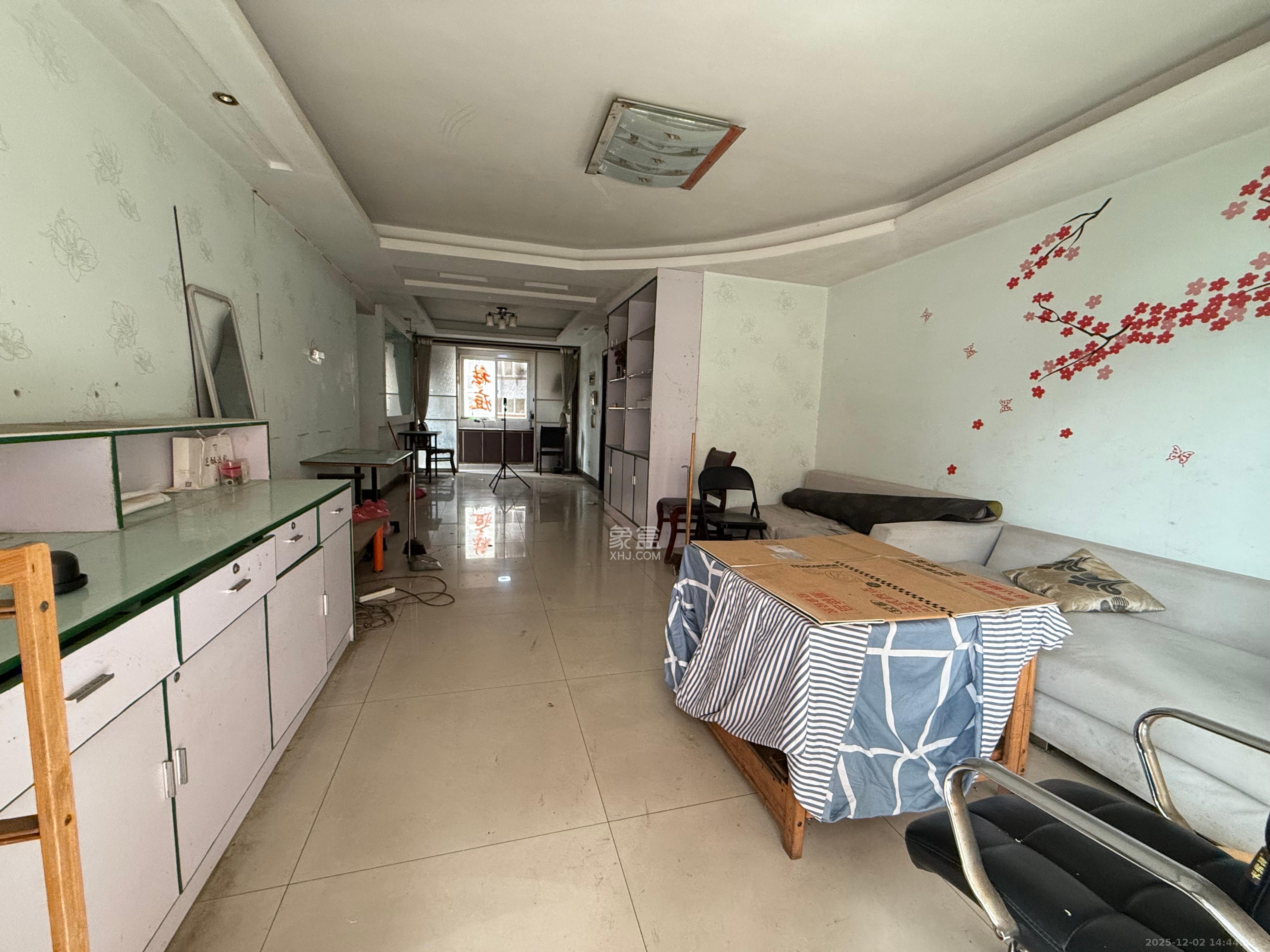 晶华美地  3室2厅1卫    1500.0元/月室内图