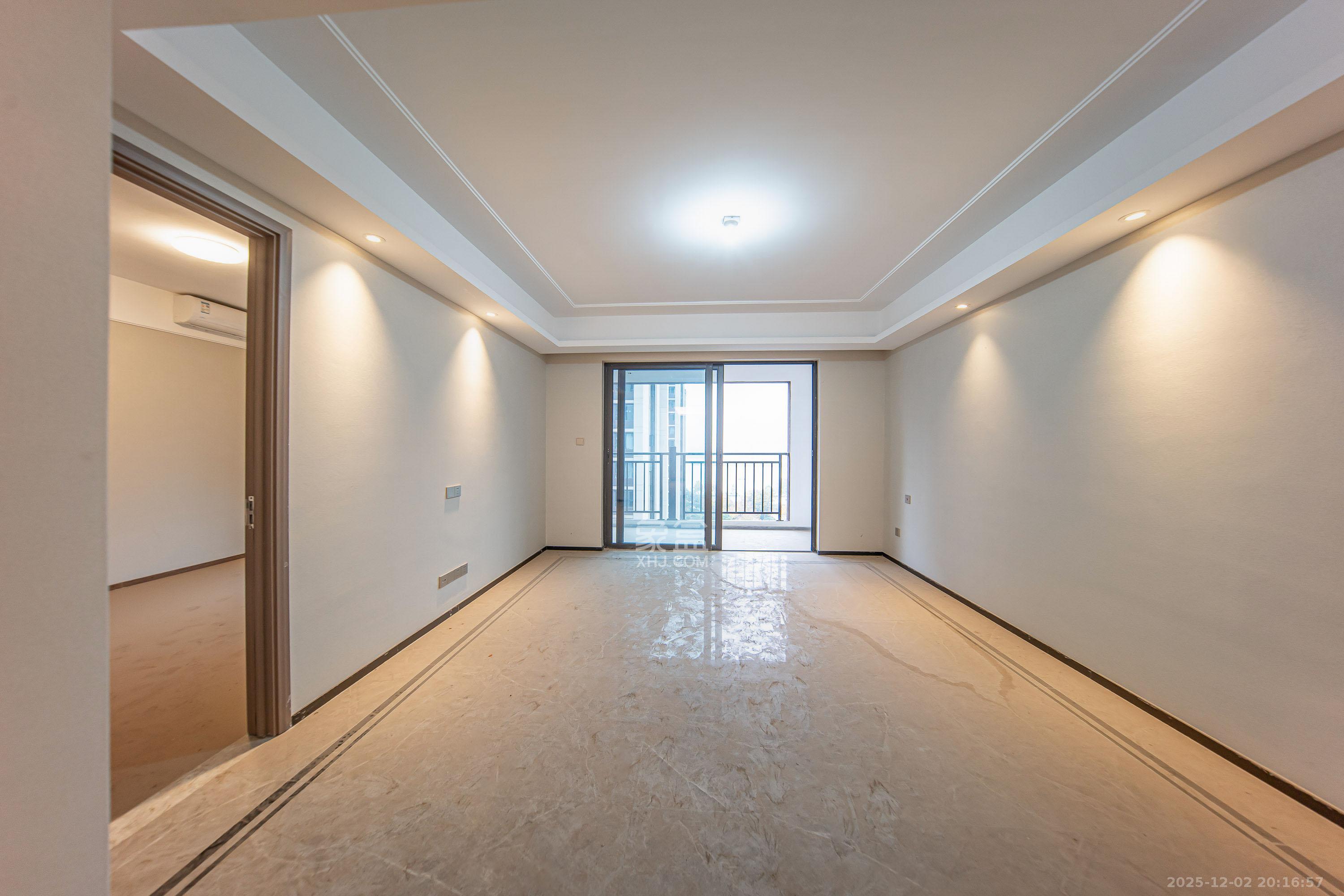 建发电建江山悦 4室2厅2卫 150.0万 建发电建江山悦 4室2厅2卫 150.0万客厅