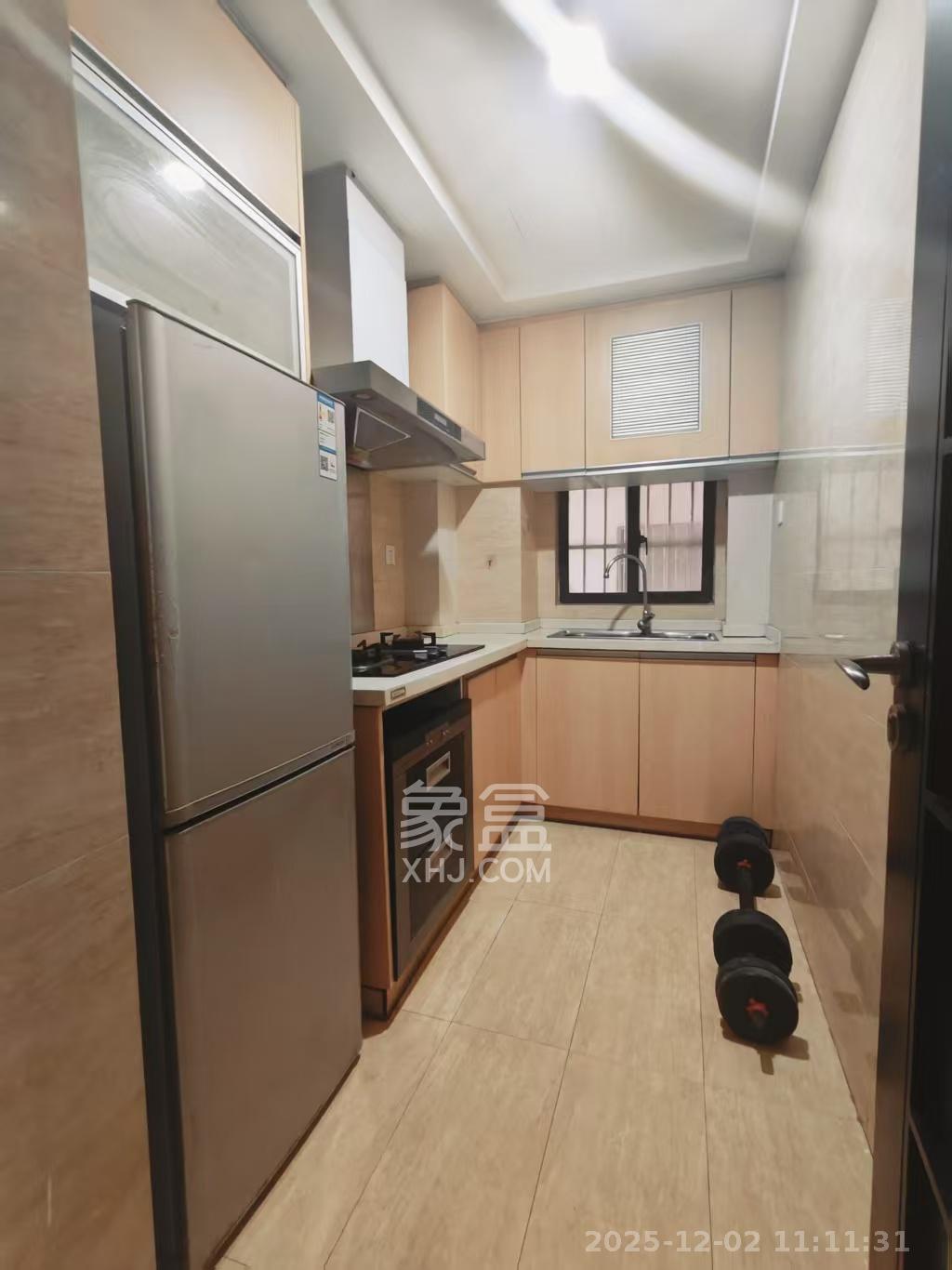 绿地中央广场  3室2厅1卫    2800.0元/月室内图