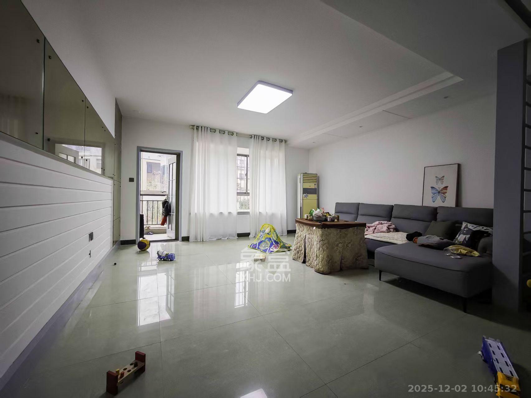 白沙世纪佳园  4室2厅1卫    3500.0元/月