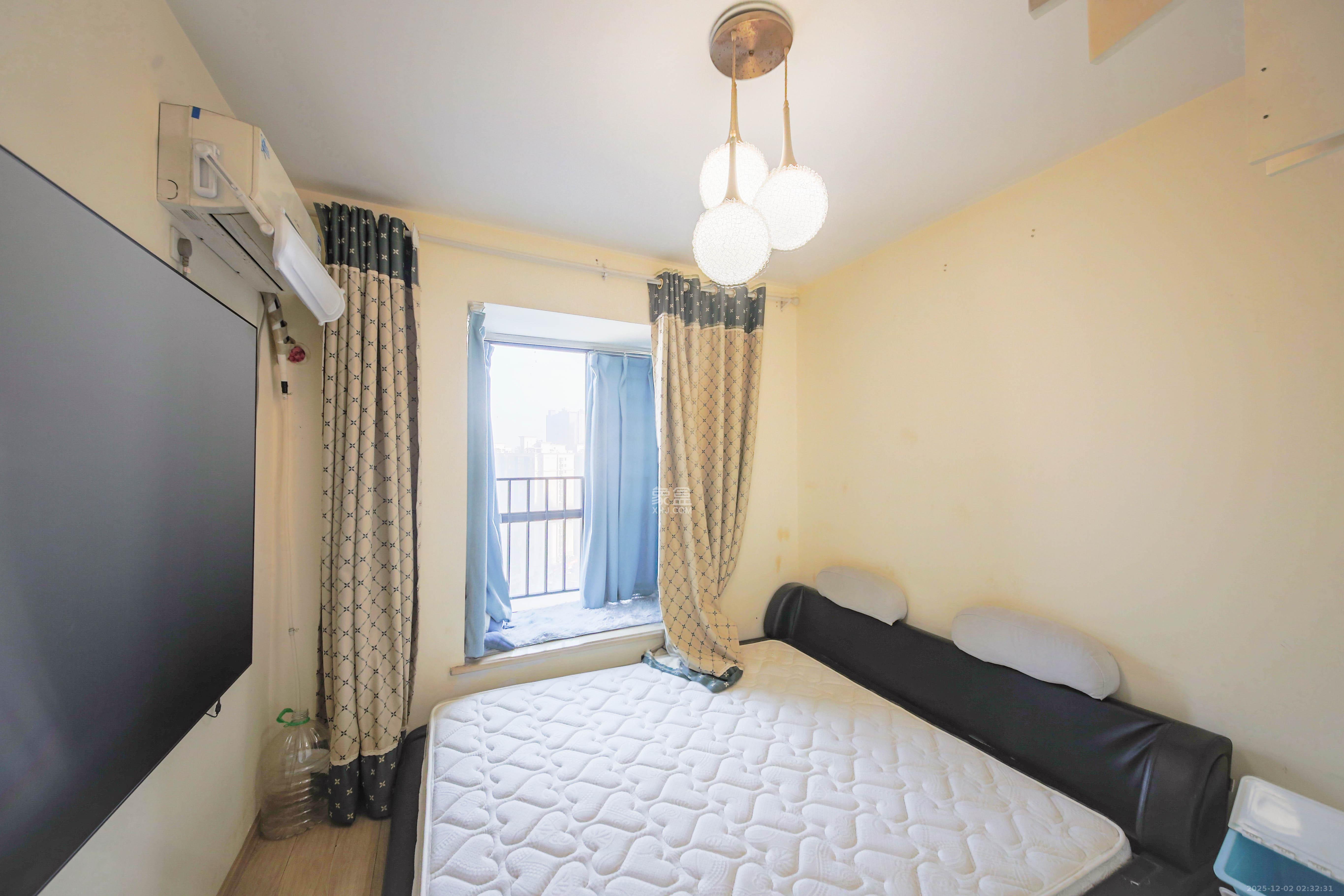 万芙锦城  1室1厅1卫    34.0万卧室