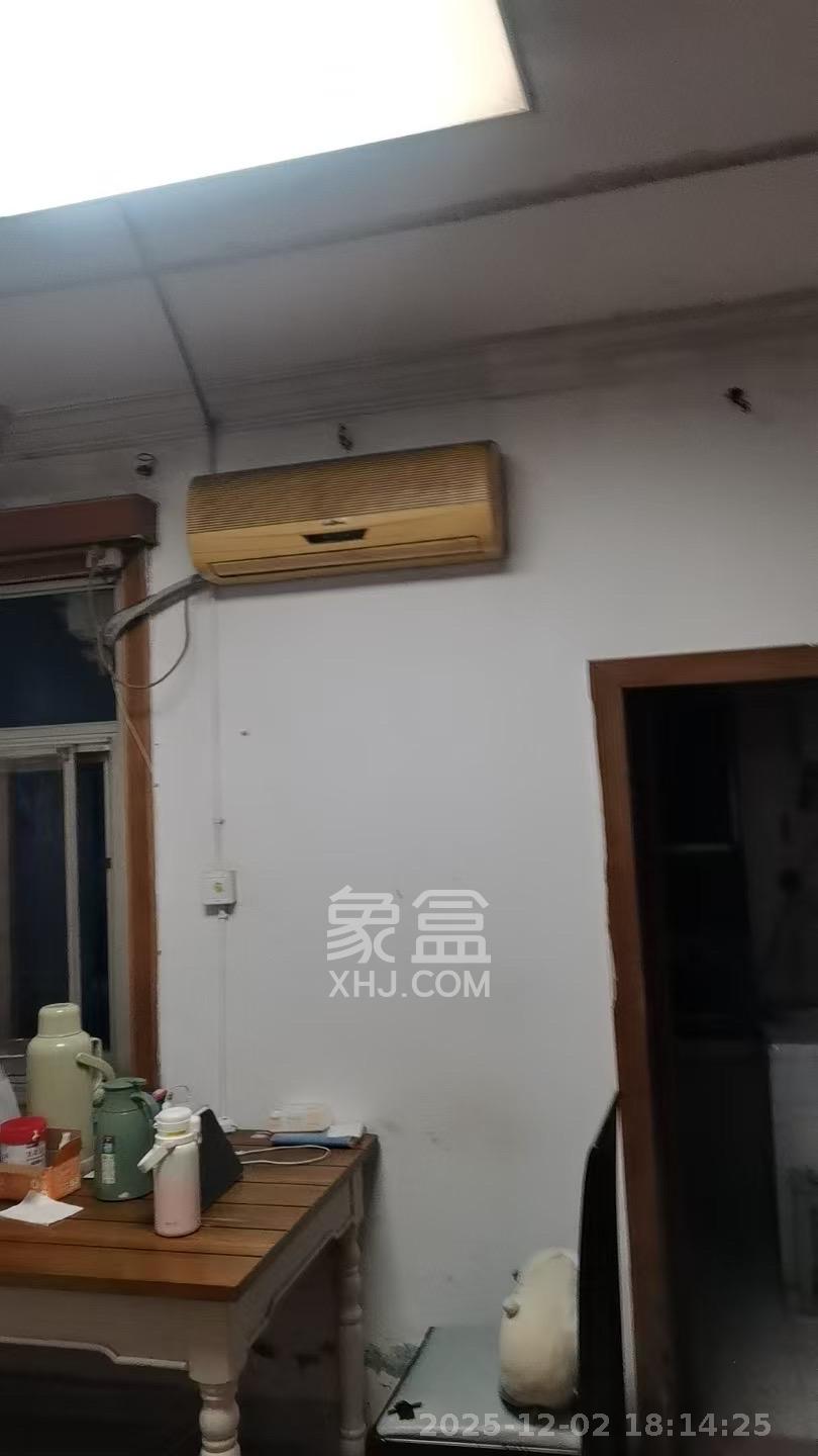 湖南工业贸易学校 2室1厅1卫 1100.0元/月 湖南工业贸易学校 2室1厅1卫 1100.0元/月室内图