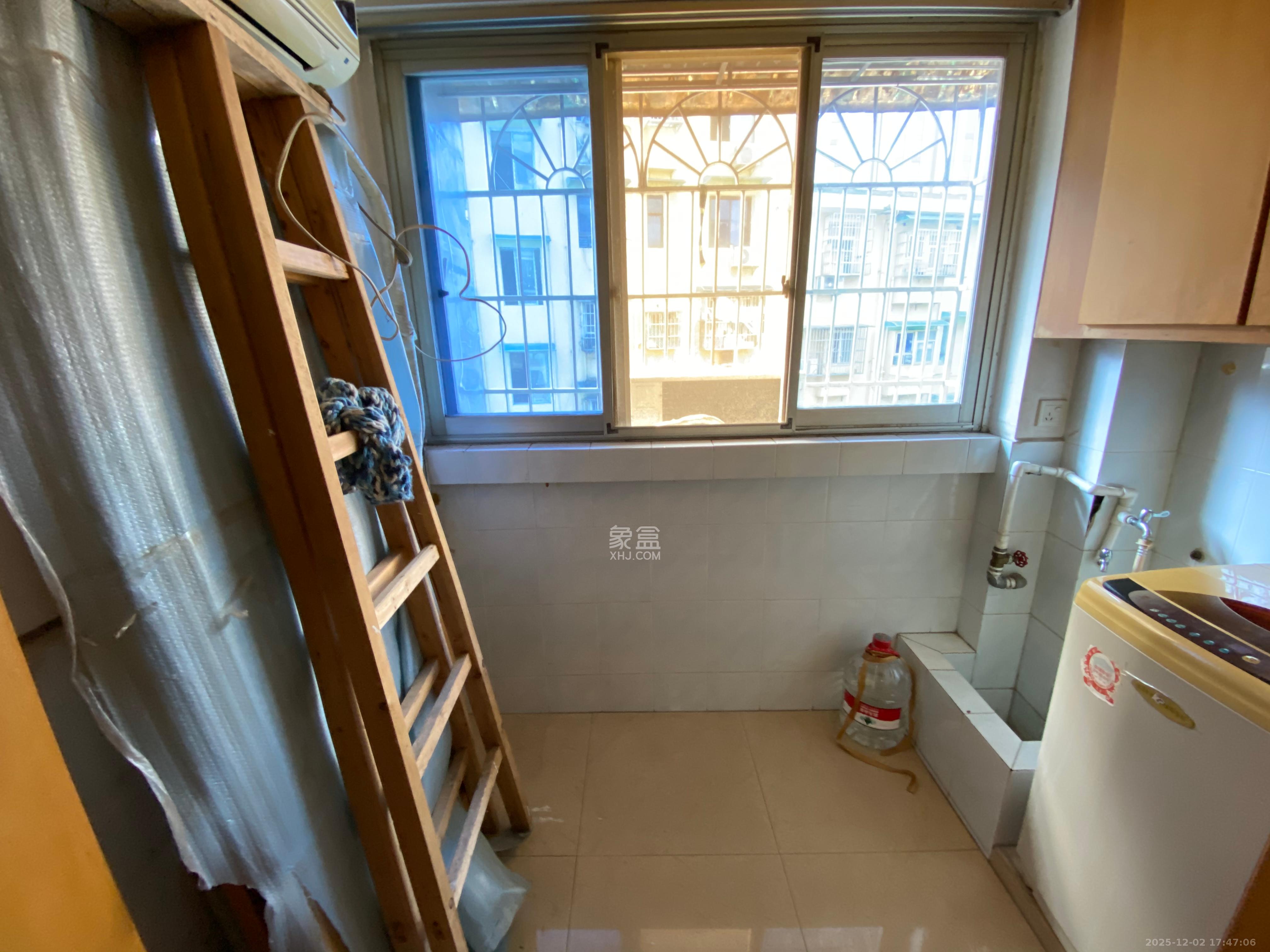 百纺大院宿舍 2室1厅1卫 1800.0元/月 百纺大院宿舍 2室1厅1卫 1800.0元/月室内图