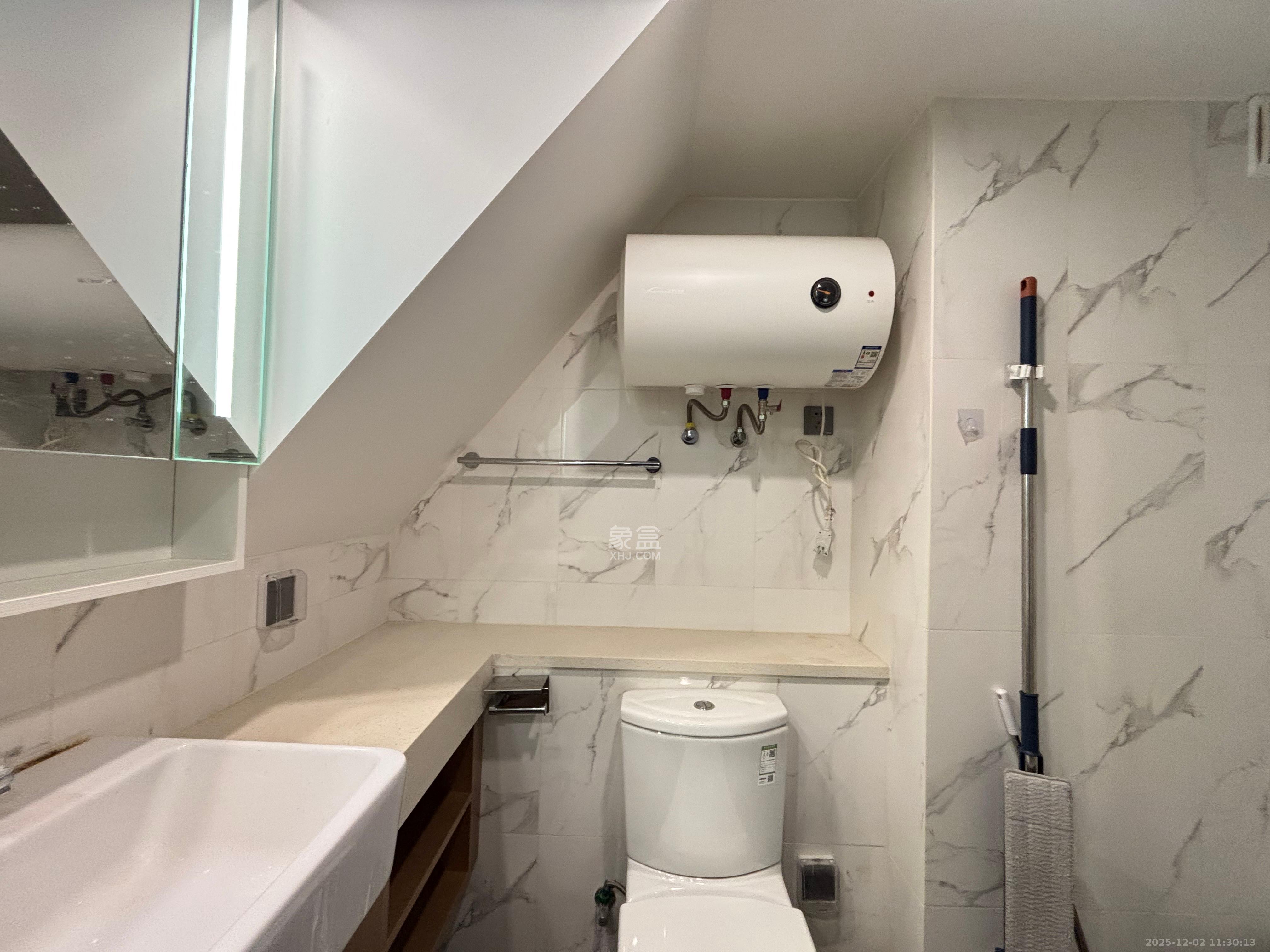 达美寰宇中心 2室1厅1卫 2800.0元/月 达美寰宇中心 2室1厅1卫 2800.0元/月室内图