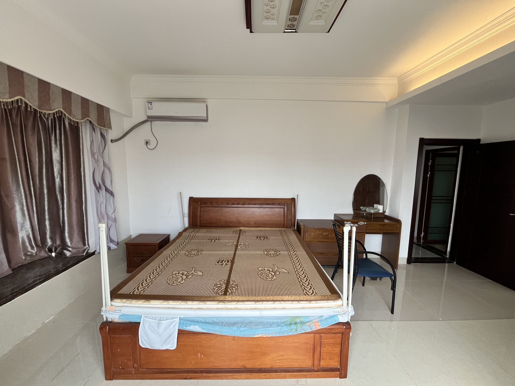 星华商厦  3室2厅2卫    3200.0元/月室内图