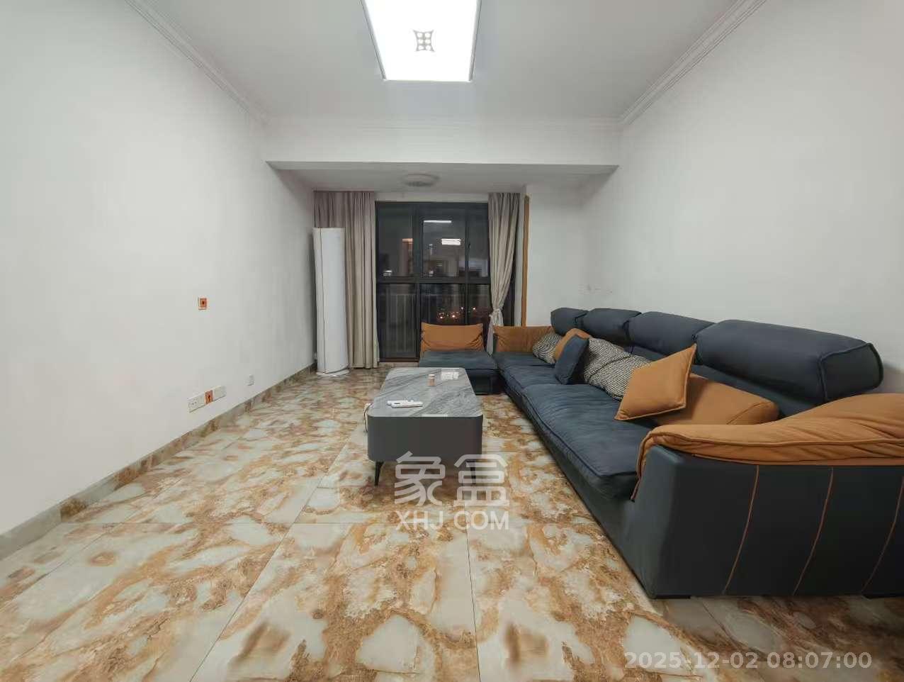 和悦城(蟠龙景苑)  3室2厅1卫    1900.0元/月