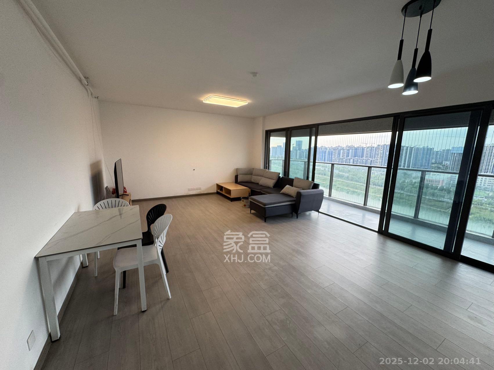 阳光城尚东湾愉景苑 4室2厅2卫 3800.0元/月 阳光城尚东湾愉景苑 4室2厅2卫 3800.0元/月室内图